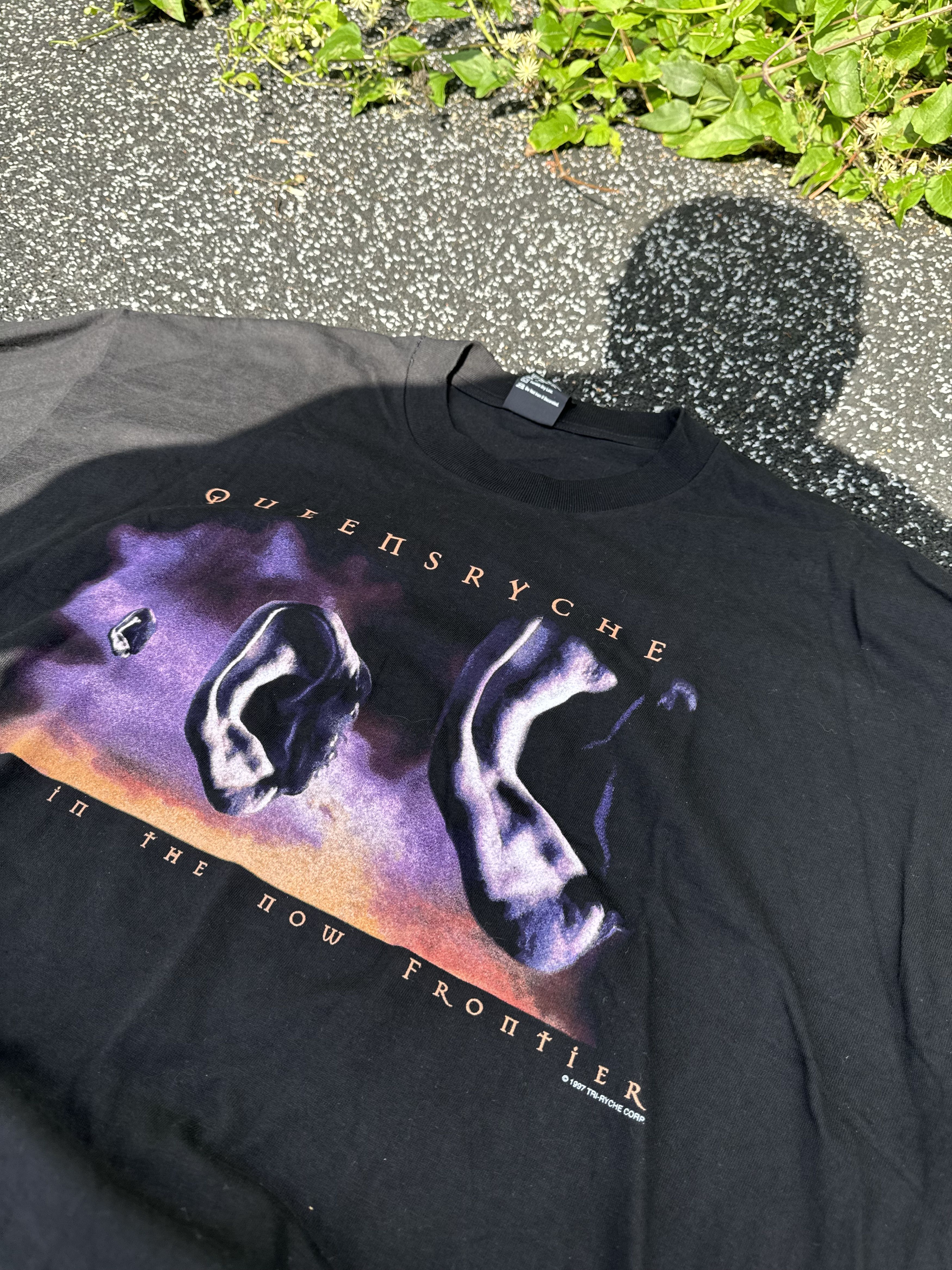 Band Tees × Vintage Queensryche Rare Vintage 1997 Merch T-shirt Size US XL / EU 56 / 4 - 2 Thumbnail