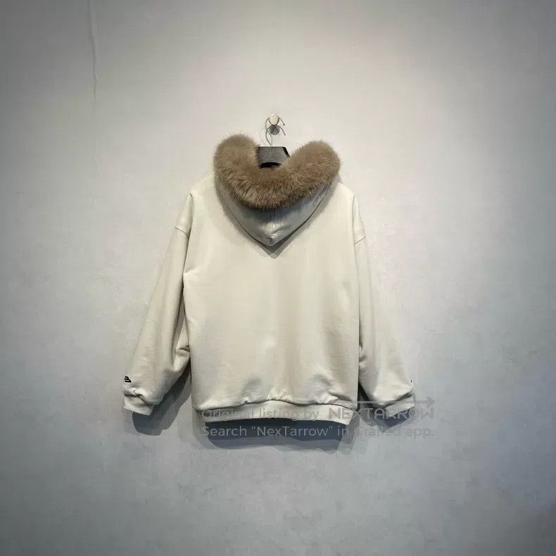Balenciaga Balenciaga Fur collar embroidered logo zipper jacket Size US L / EU 52-54 / 3 - 2 Thumbnail