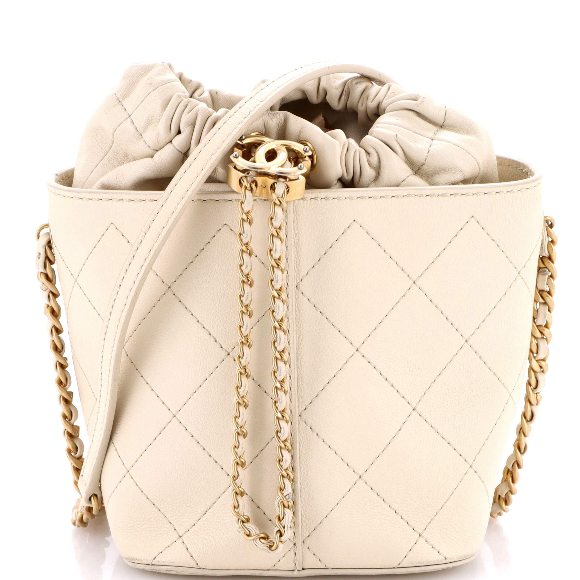 Chanel CC Drawstring Bucket Crossbody Bag Size ONE SIZE - 1 Thumbnail