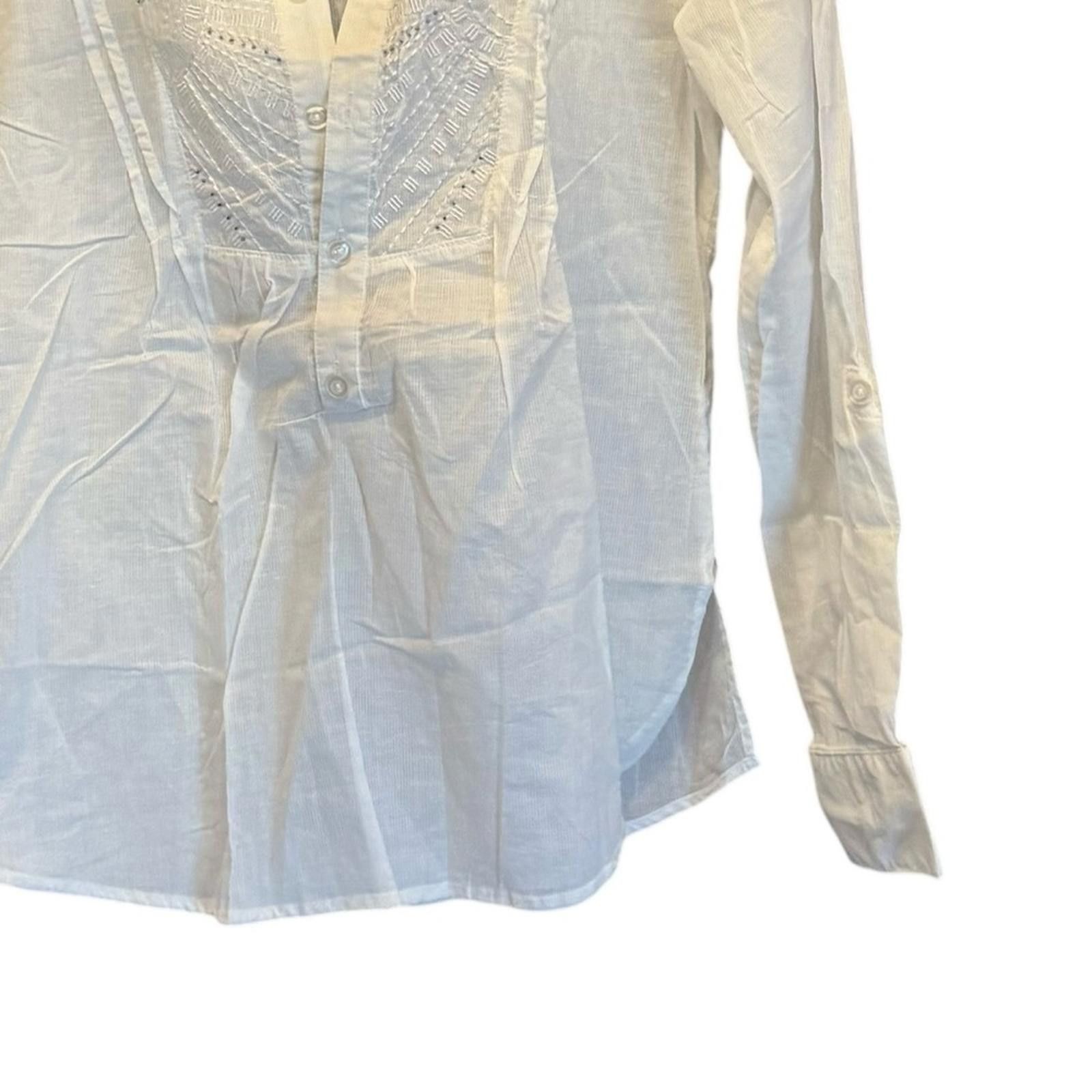 Tantum tantrums. Women's BOHO White Lace Button Down. Size Small. Size S / US 4 / IT 40 - 5 Thumbnail