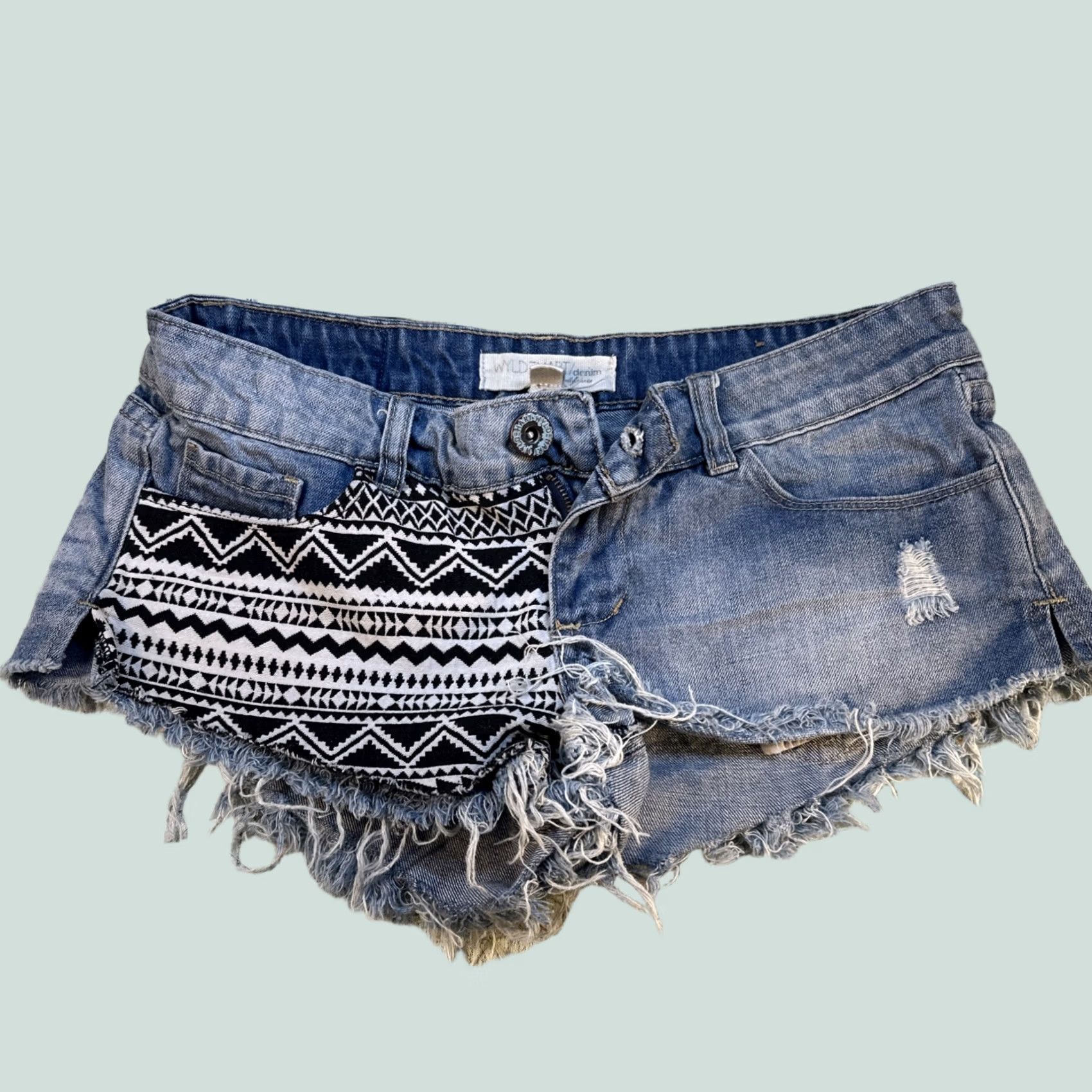 Denime Wyld Hart Cut-Off Denim Shorts Womens Size 7 Blue 100% Cotton Low Rise Casual Summer Spring Fall Mens? Womens Size 28" / US 6 / IT 42 - 1 Thumbnail