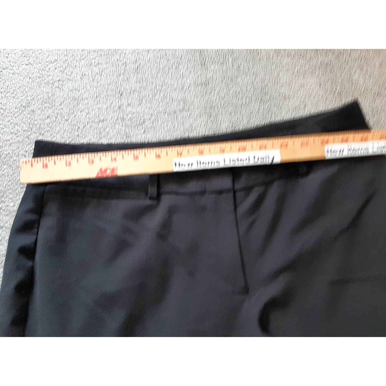 Haggar HAGGAR Pants Capris Women 12P Petite Black Polyester Microfiber Zipper Pockets Straight Vintage N/A Size 34" / US 12 / IT 48 - 3 Thumbnail