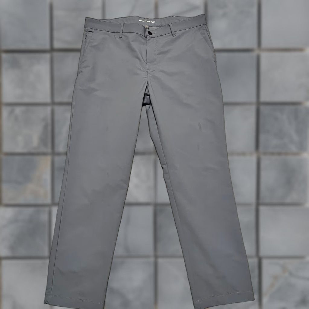 Banana Republic Banana Republic Pants Mens Golf Gray Flat Front Performance Chino 38x29 Mens Size US 38 / EU 54 - 1 Thumbnail