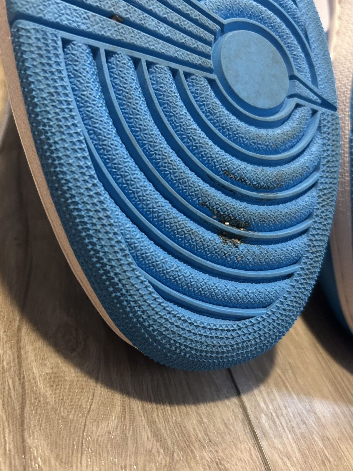 Nike × Off-White Off-White x Air Jordan 1 Retro High ‘OG UNC’ Size US 11 / EU 44 - 15 Thumbnail