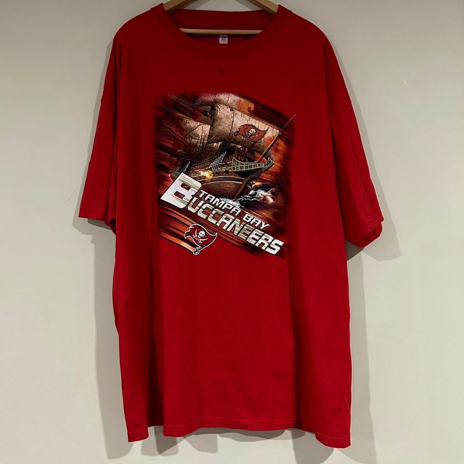 NFL Y2K Tampa Bay Buccaneers Football Tee Shirt Size US XXL / EU 58 / 5 - 1 Thumbnail