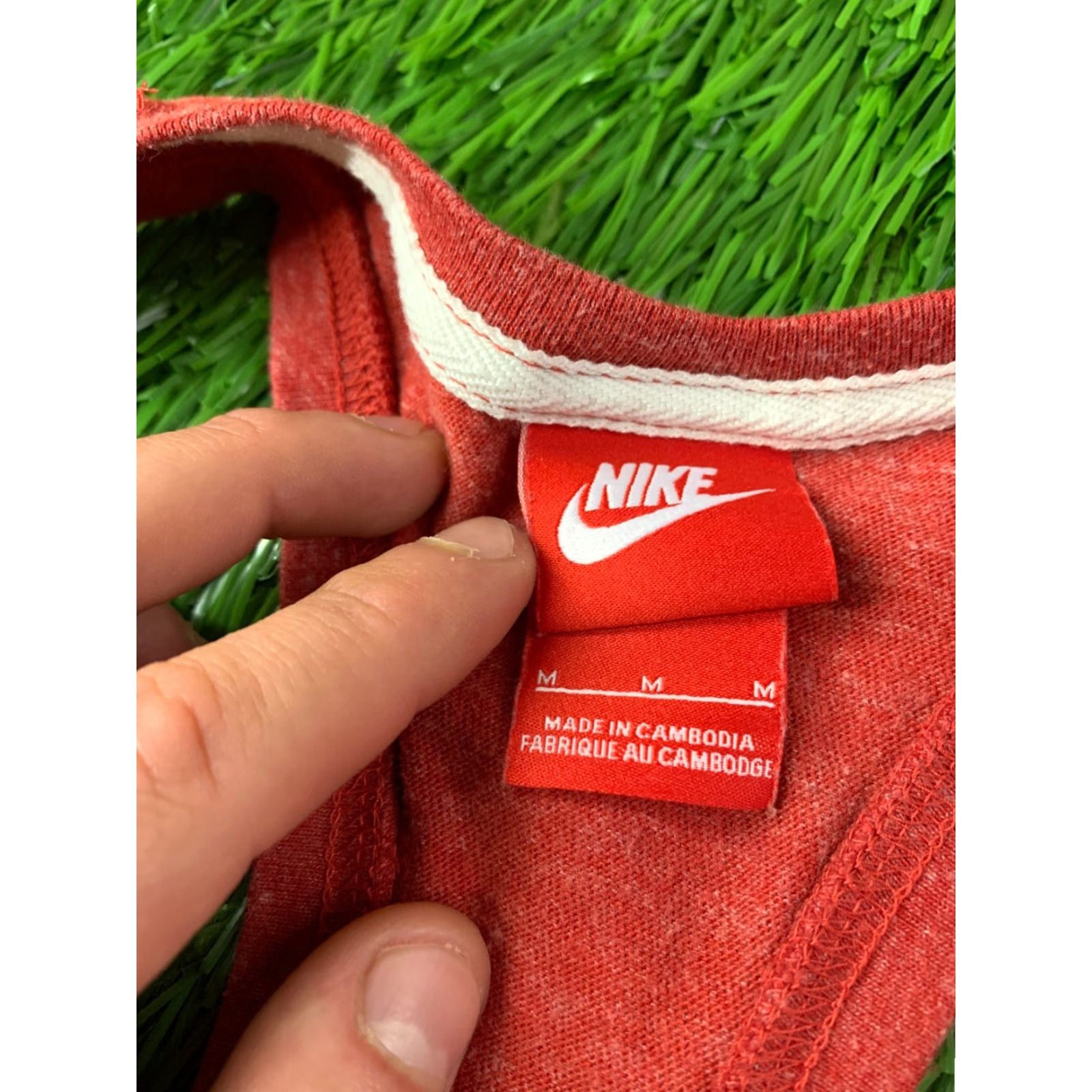 Nike NIKE JUST DO IT 2016 WOMEN CASUAL VEST SLEEVELESS SHIRT JERSEY SIZE M RED Size M / US 6-8 / IT 42-44 - 4 Thumbnail