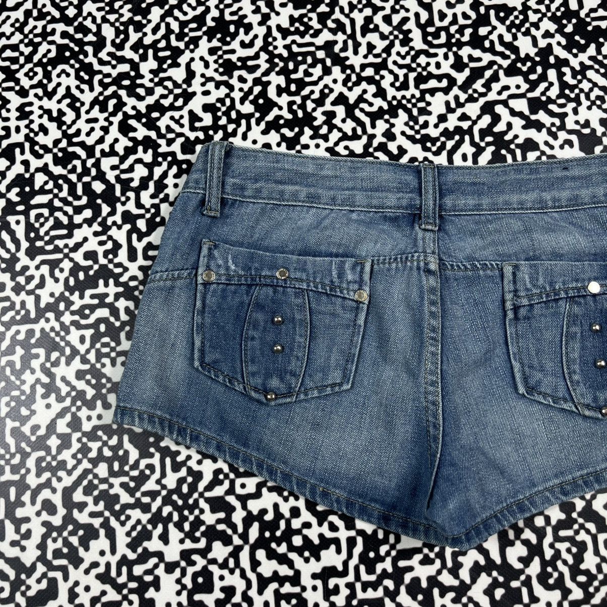 Diesel Vintage Y2K Diesel Japanese Style Retro Sexy Denim Shorts Size 30" / US 8 / IT 44 - 11 Thumbnail