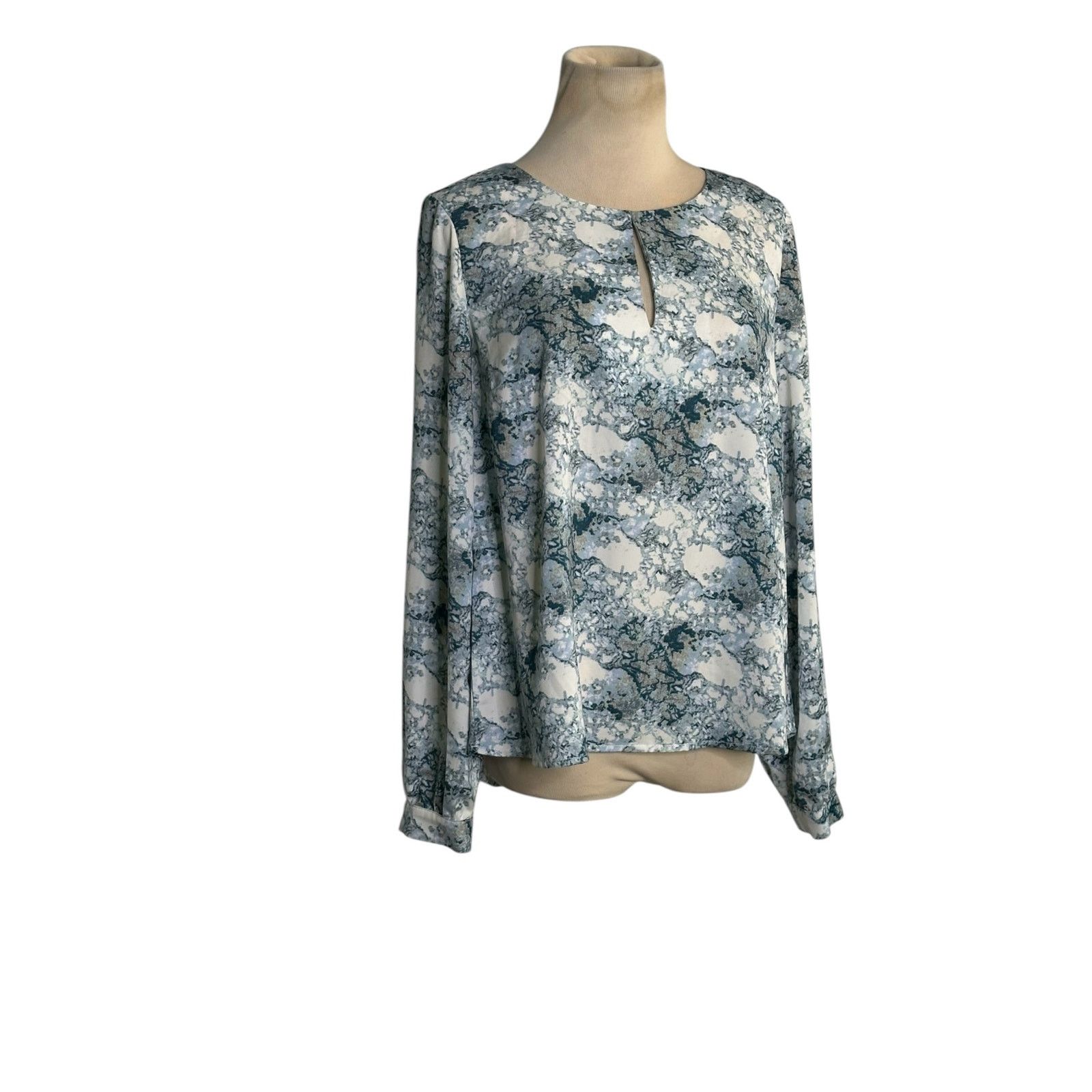 Forever 21 Forever 21 white blue long sleeves blouse size Small Size S / US 4 / IT 40 - 5 Thumbnail
