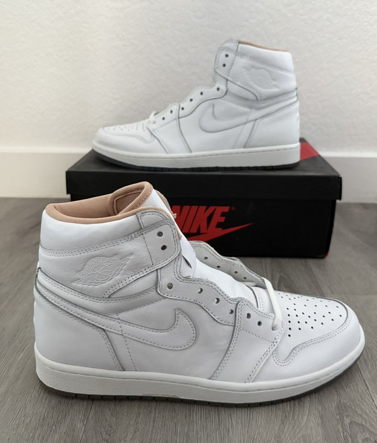 Nike Air Jordan 1 Retro High OG Los Angeles LA 819012-130 Size US 10 / EU 43 - 2 Thumbnail