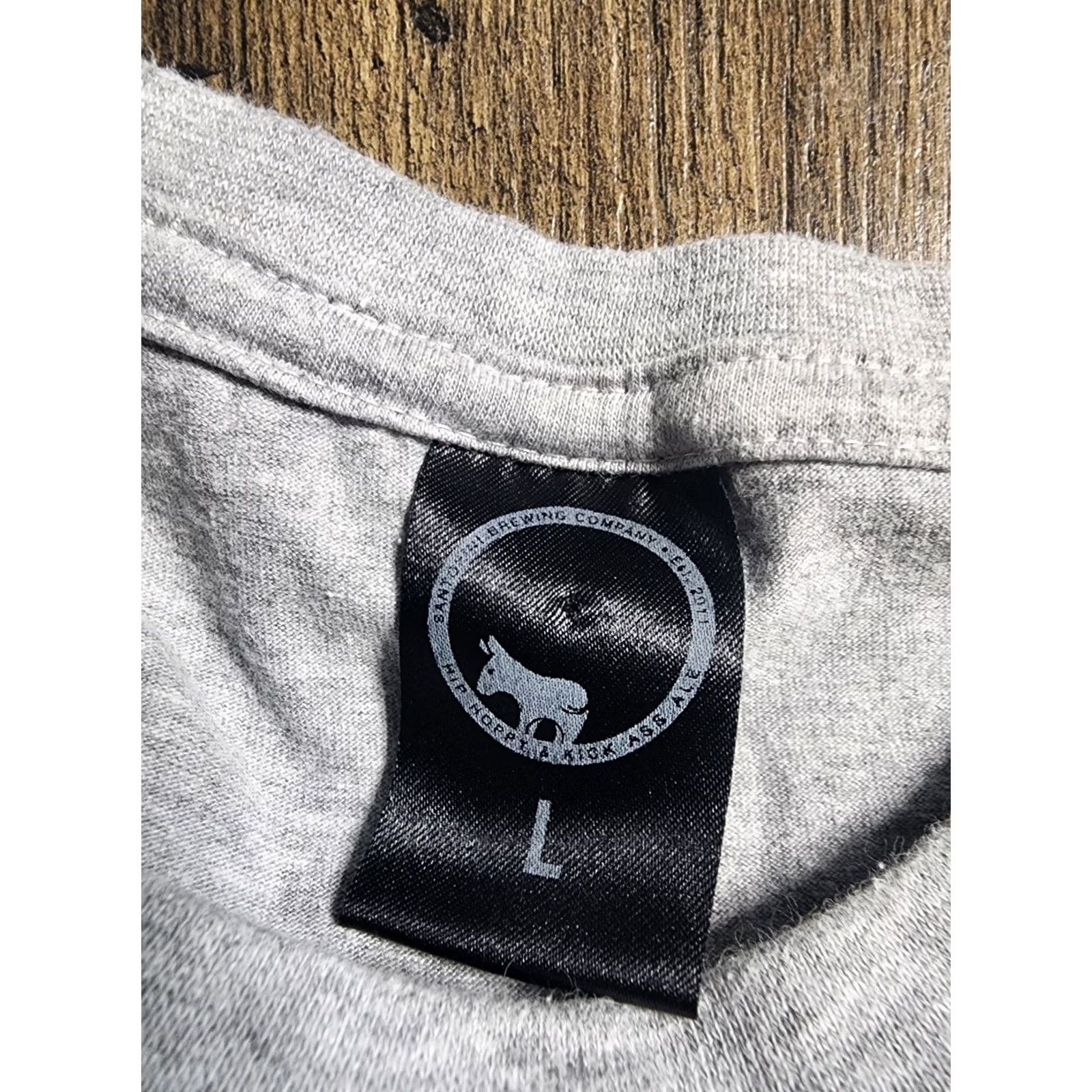 Vintage Womens T-Shirt Crazy Donkey Santorini Brewing Co. Greece Beer Gray L 100% Cotton Crew Neck Short Sleeve Shirt Womens Size L / US 10 / IT 46 - 6 Thumbnail