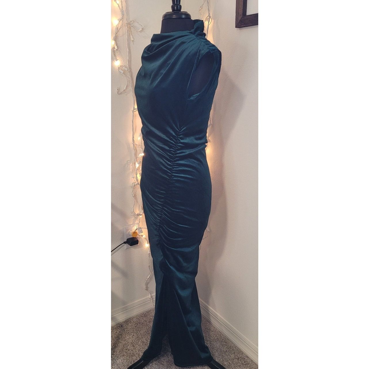 NWOT Robbie Bee Emerald Velvet Cowl Maxi Dress L