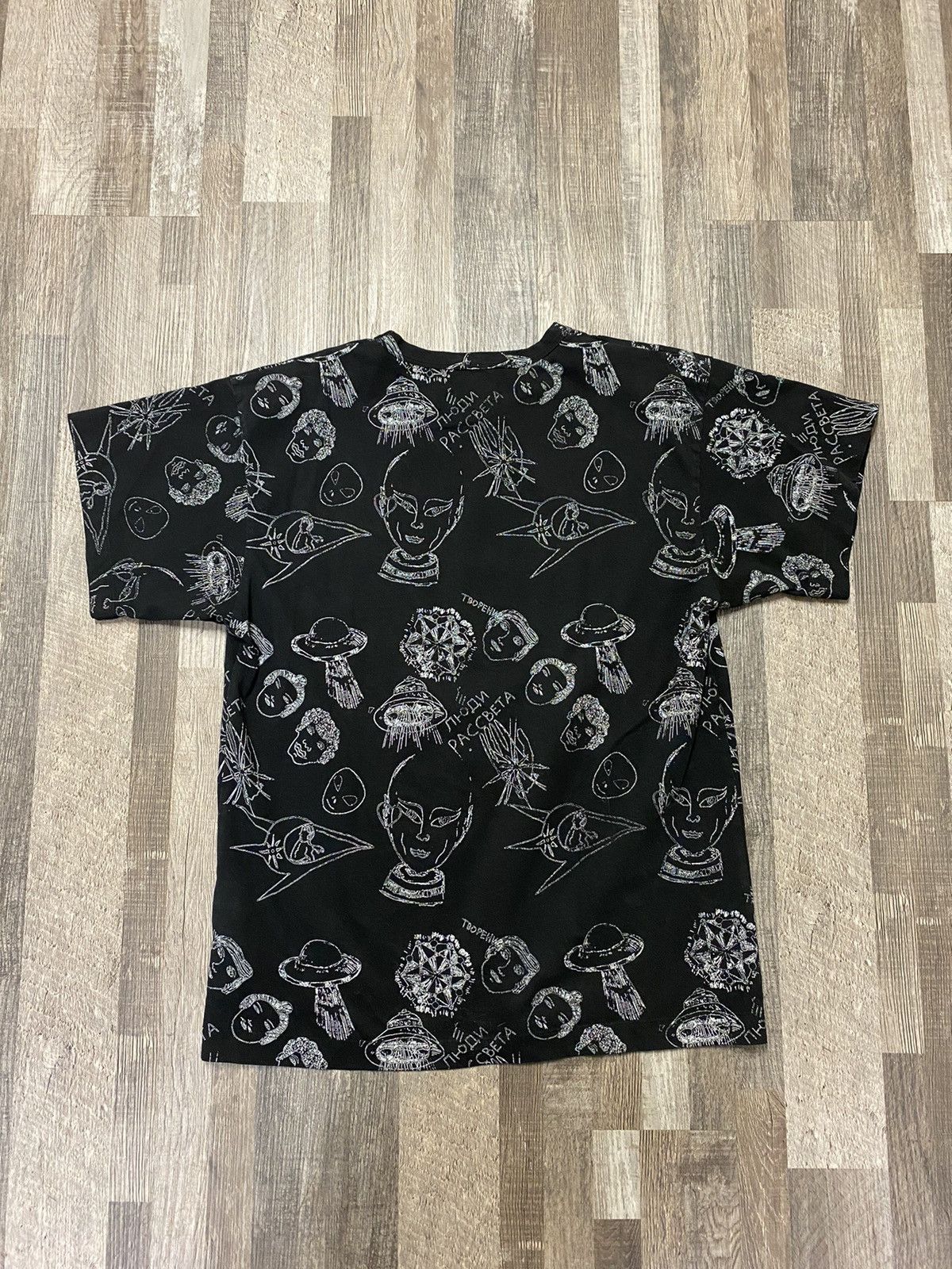 Gosha Rubchinskiy × PACCBET × Vintage Vintage Gosha Paccbet All Over Print Tee T Shirt Y2K AOP Size US M / EU 48-50 / 2 - 7 Thumbnail