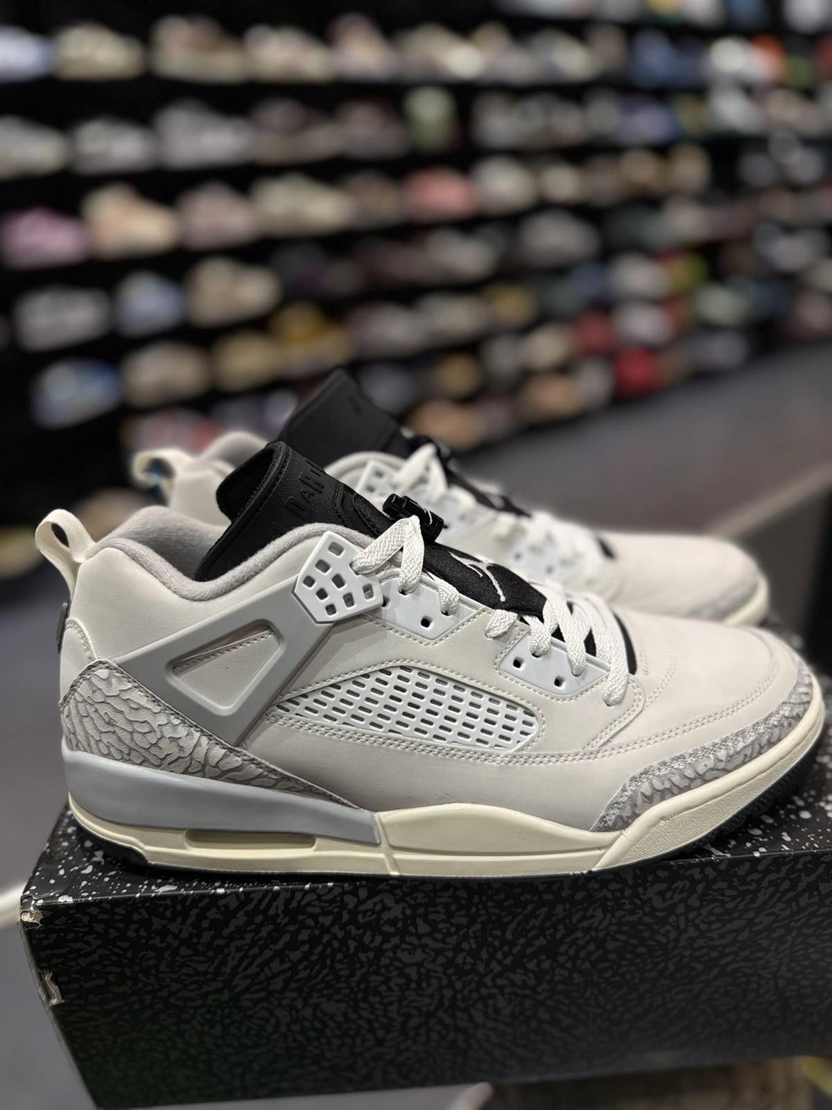 Jordan Brand Jordan Spizike Low Photon Dust - Size 13 Mens 100% Authentic Size US 13 / EU 46 - 11 Thumbnail