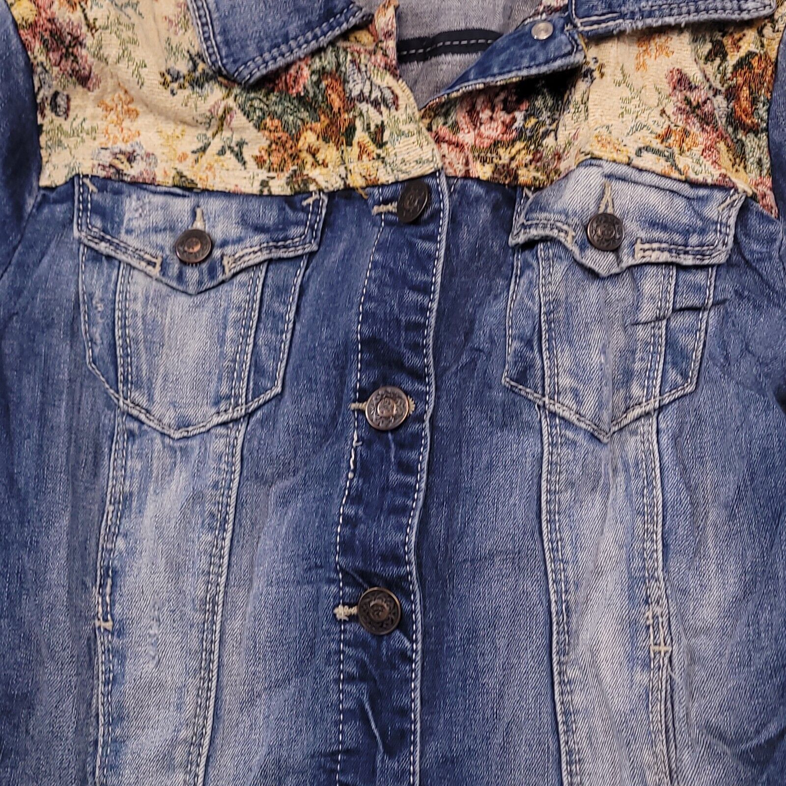 Forever 21 Forever 21 Button Up Denim Jacket Womens Size Medium M Blue Size M / US 6-8 / IT 42-44 - 4 Thumbnail