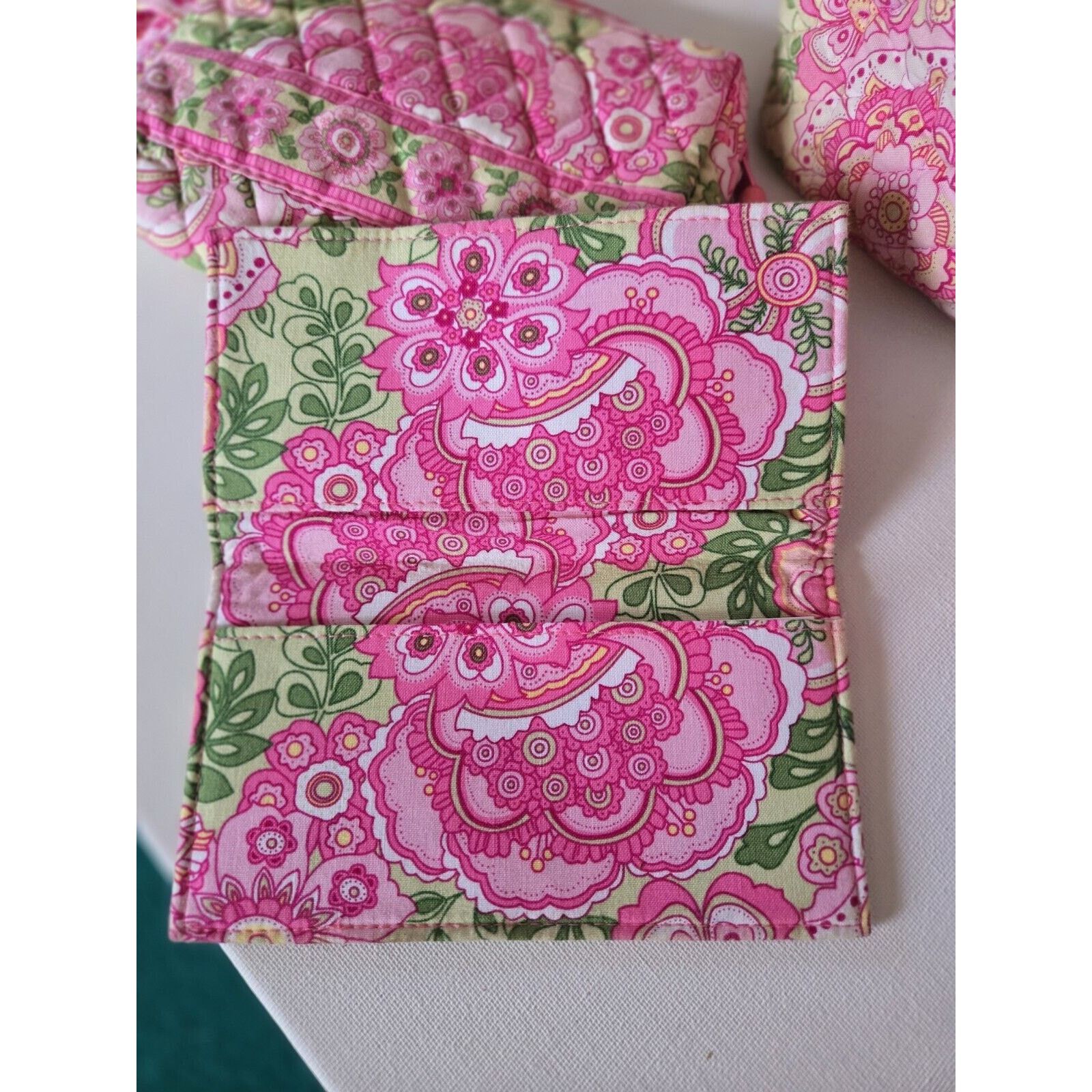 Vera Bradley 4 Pc Vera Bradley Pink Floral Bag W/ Makeup Bag Glasses Case Size ONE SIZE - 10 Thumbnail