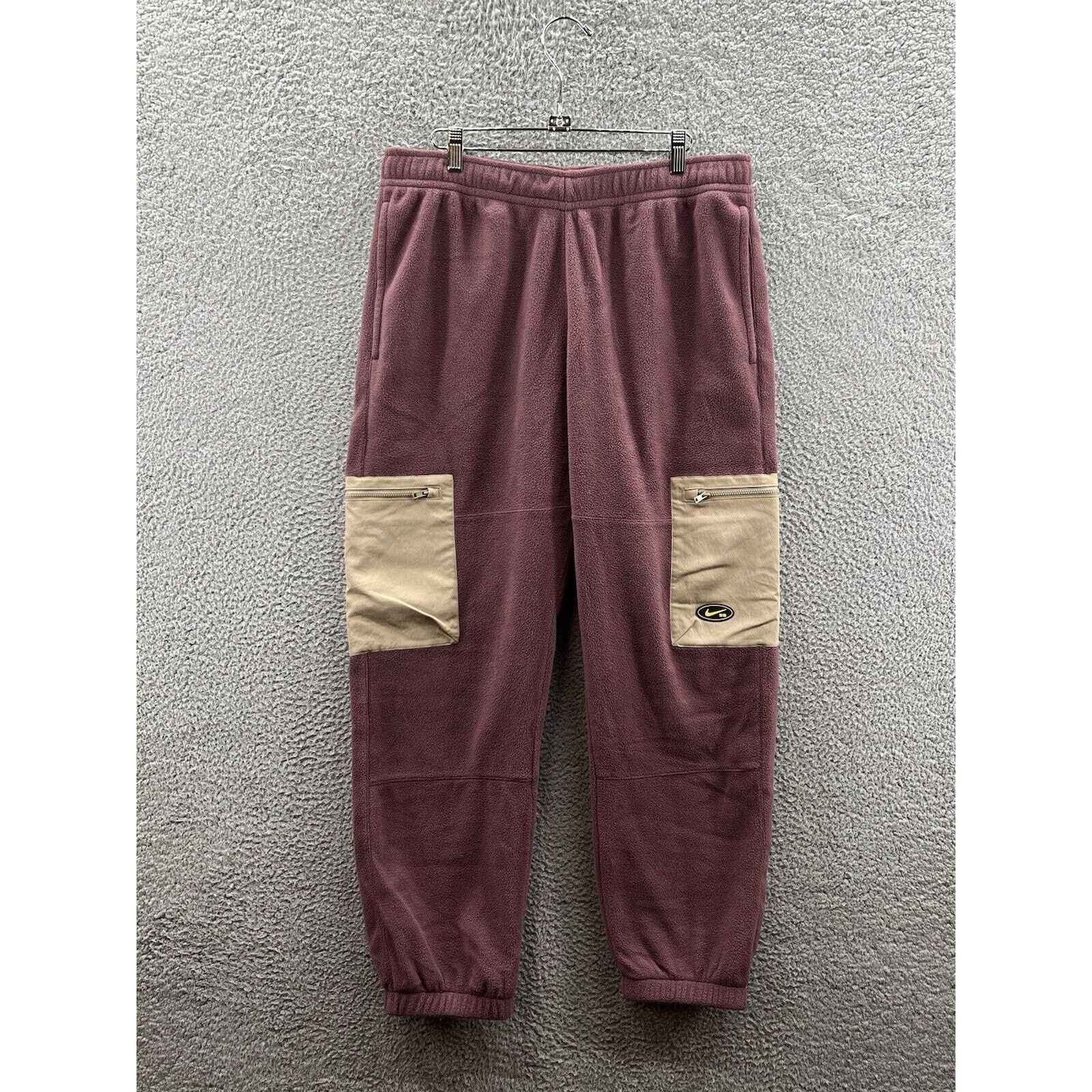 Nike Nike SB Pockets Therma Fit Sample Pants Red Joggers DA4195 Size US 34 / EU 50 - 1 Thumbnail