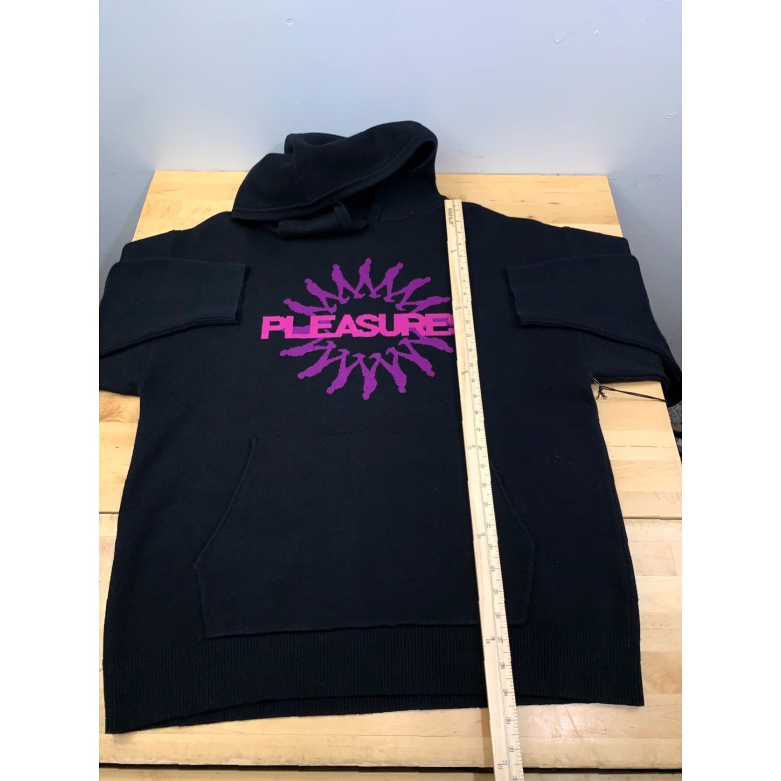 Pleasures NWT Pleasures Logo Hoodie Womens L Black Pullover Knit Hooded Pockets Casual Pullover Size L / US 10 / IT 46 - 4 Thumbnail