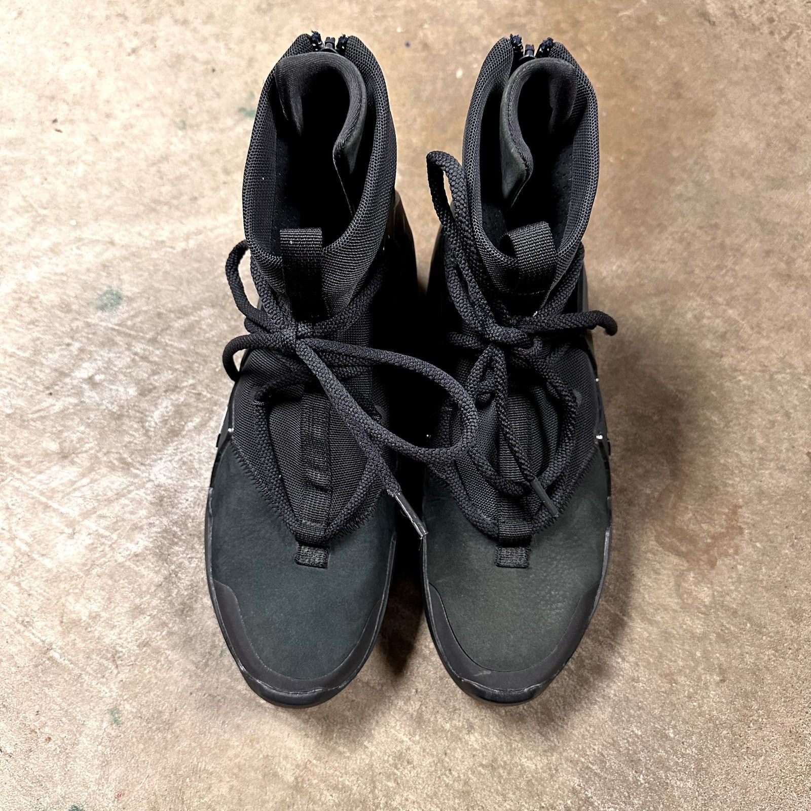 Fear of God × Nike Nike x Fear of God 1s Triple Black Size US 8.5 / EU 41-42 - 2 Thumbnail
