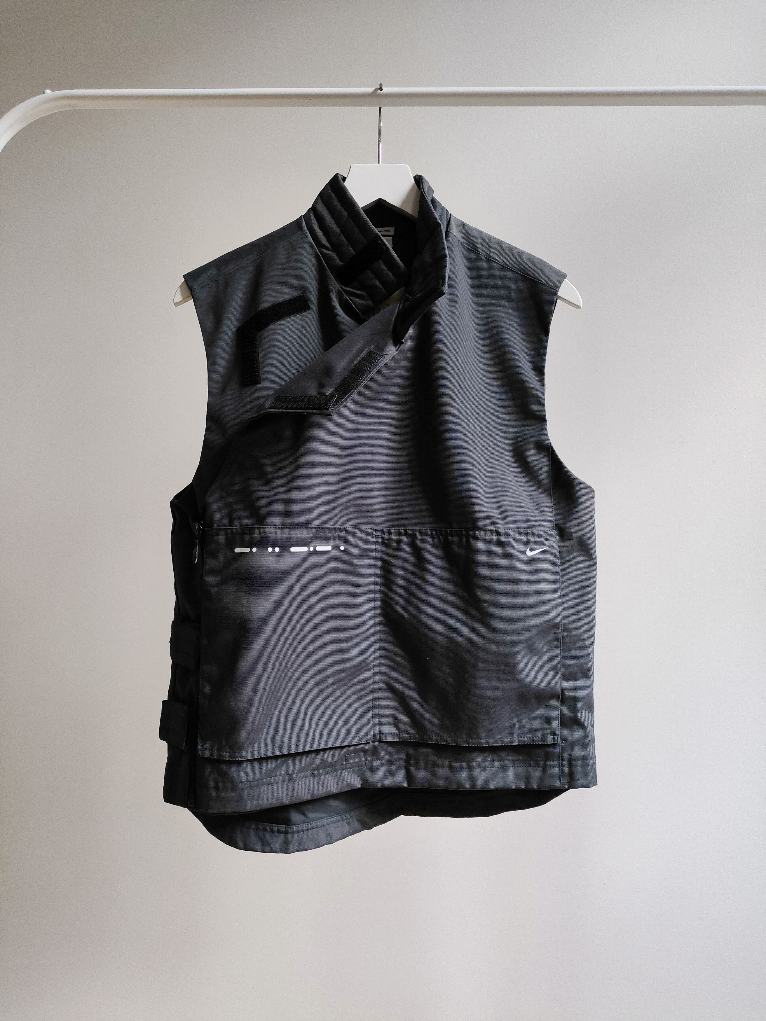 Nike 2000s Nike Morse Code Technical ‘Bulletproof’ Utility Vest Size US S / EU 44-46 / 1 - 2 Thumbnail