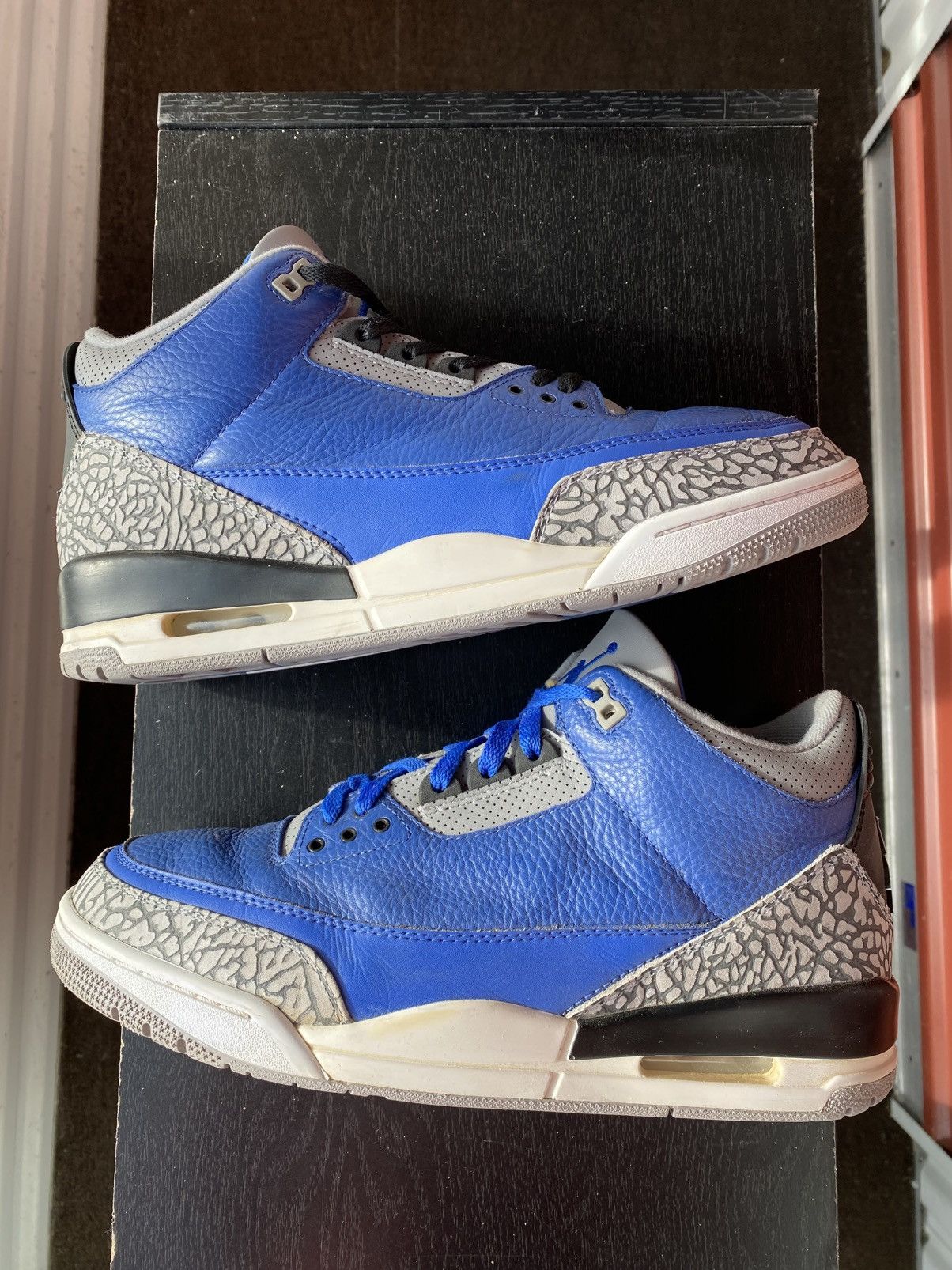 Jordan Brand Nike Air Jordan Retro 3 Varsity Royal ct8532400 Size 11 Men Size US 11 / EU 44 - 3 Thumbnail