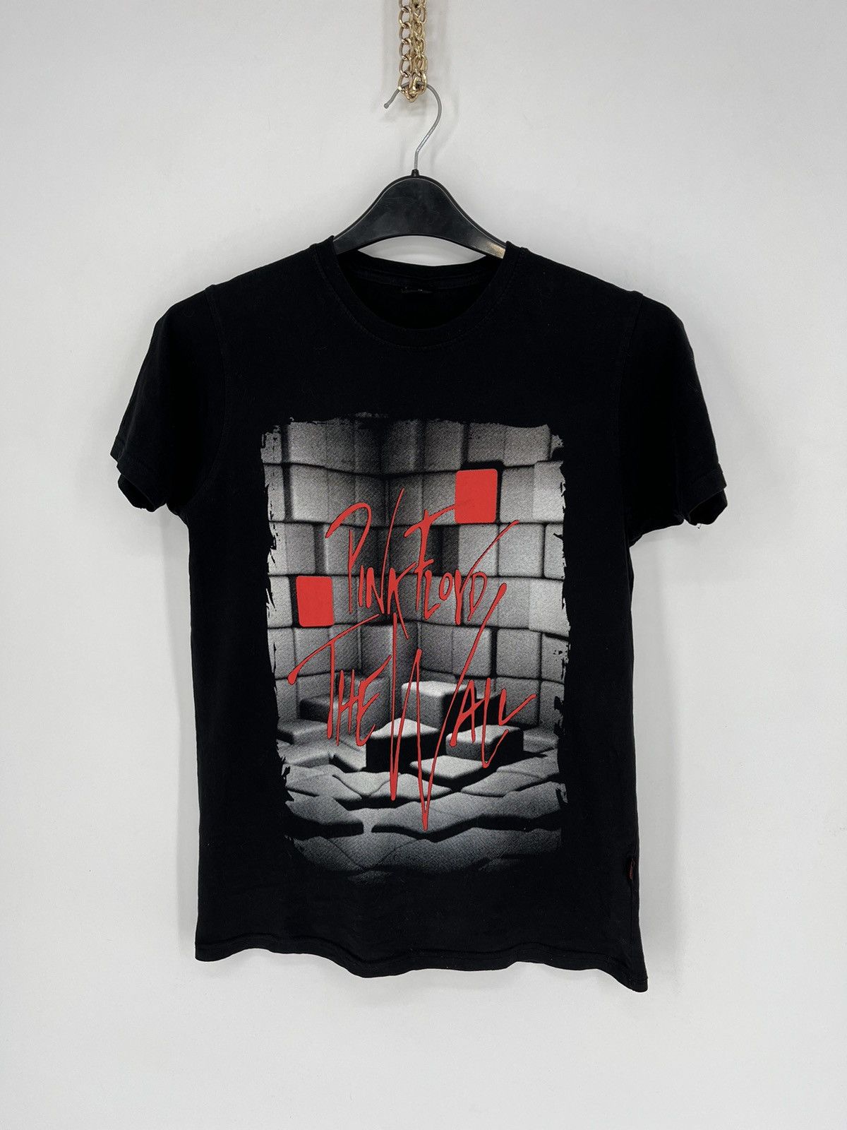Band Tees Vintage Y2K Pink Floyd “The Wall” Shirt Rock Band Tee Size US S / EU 44-46 / 1 - 1 Thumbnail