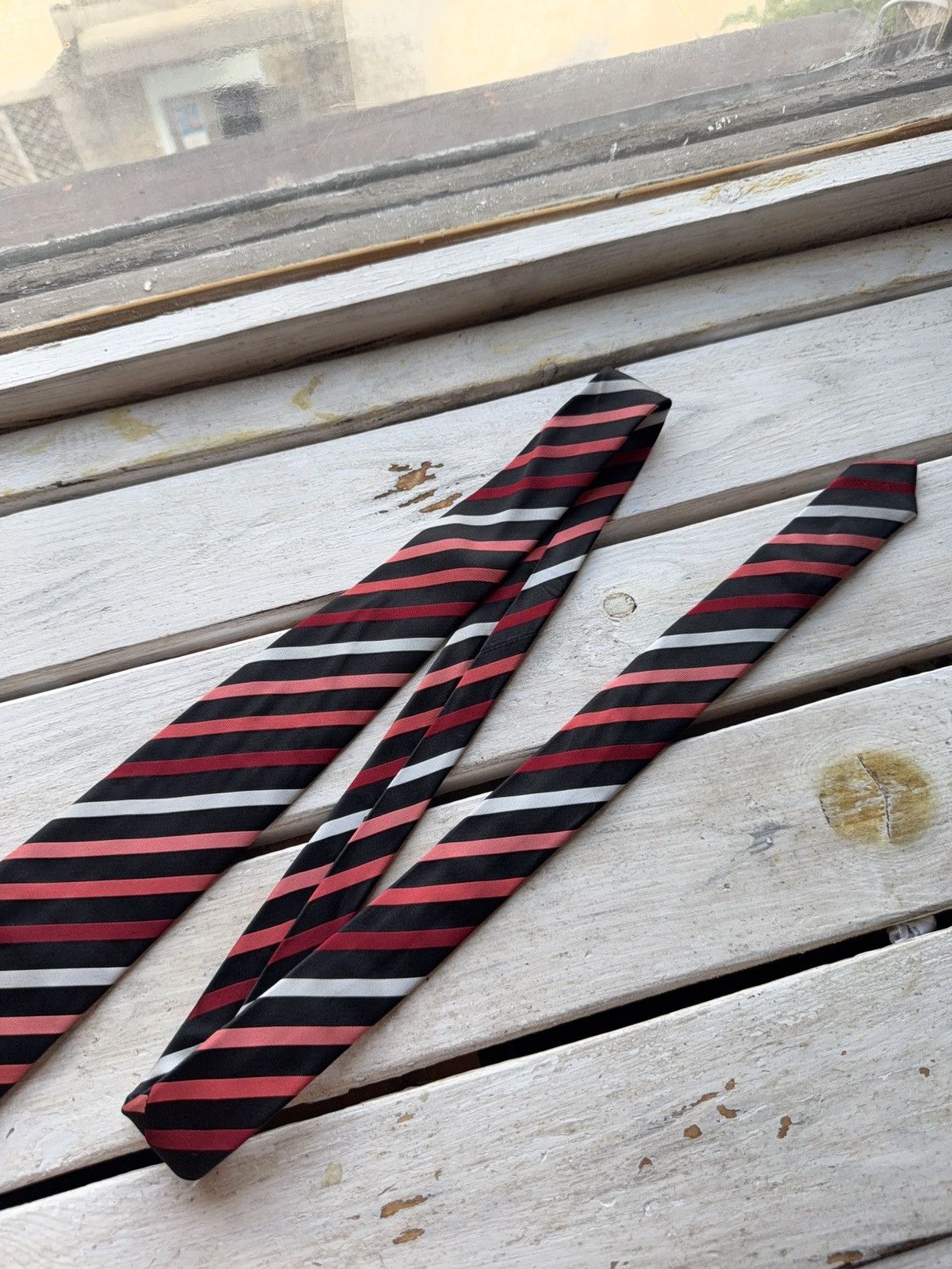 Designer × Karl Lagerfeld Karl Lagerfeld Striped Silk Tie Red Black Gray Vintage Size ONE SIZE - 3 Thumbnail
