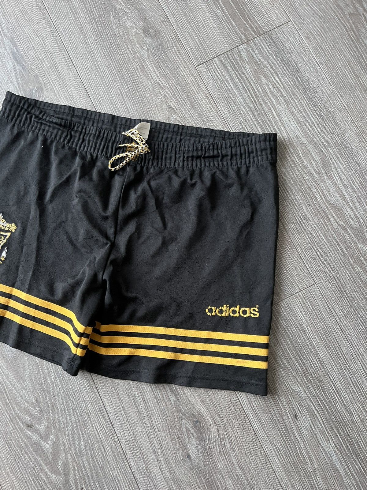 Adidas Vintage 90s Adidas Liverpool Shorts Football Soccer Size US 36 / EU 52 - 2 Thumbnail