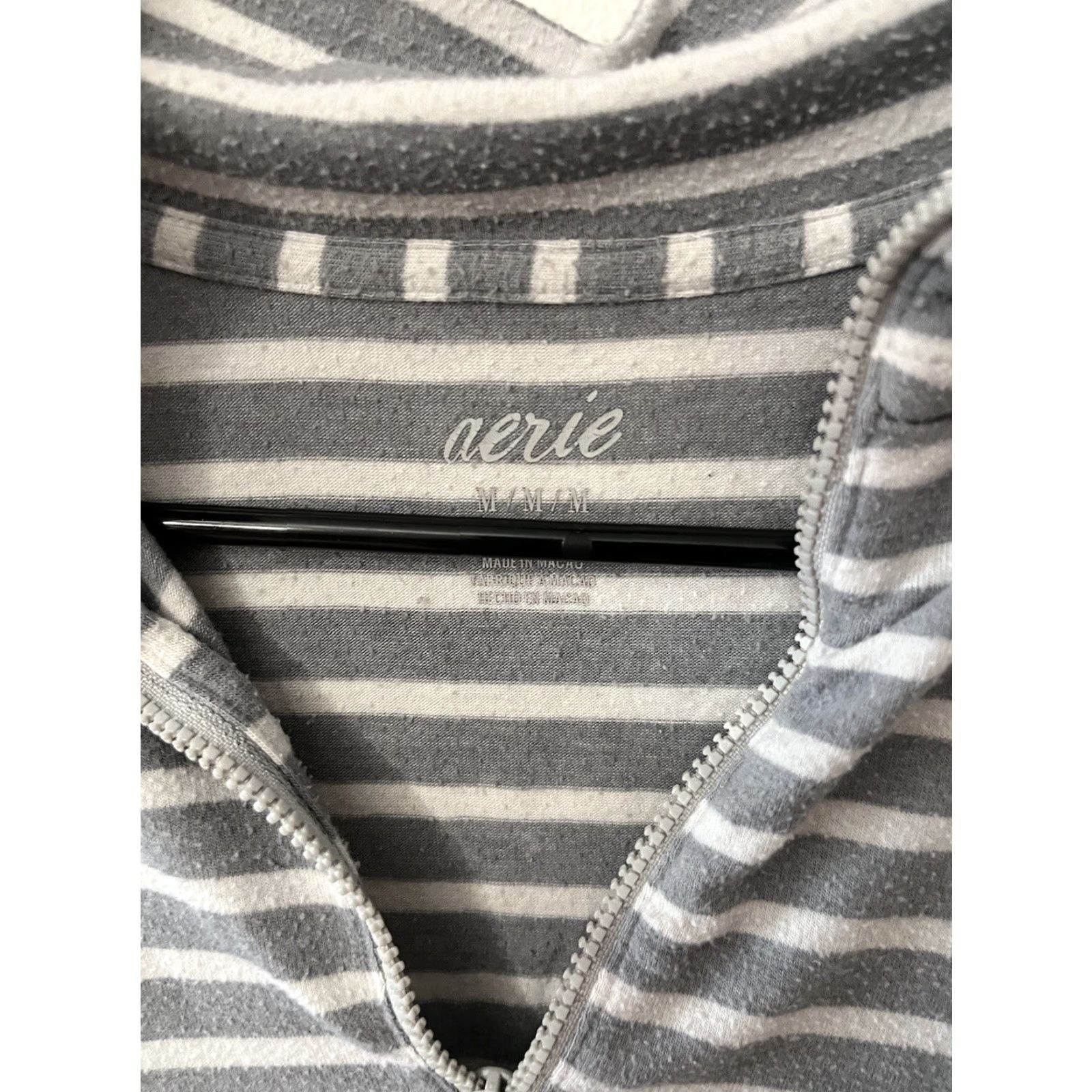 Vintage AERIE Sweater Women Size M Gray Striped Knit 1/4 Zip Mock Neck Stretch Zipper Preppy Size M / US 6-8 / IT 42-44 - 3 Thumbnail
