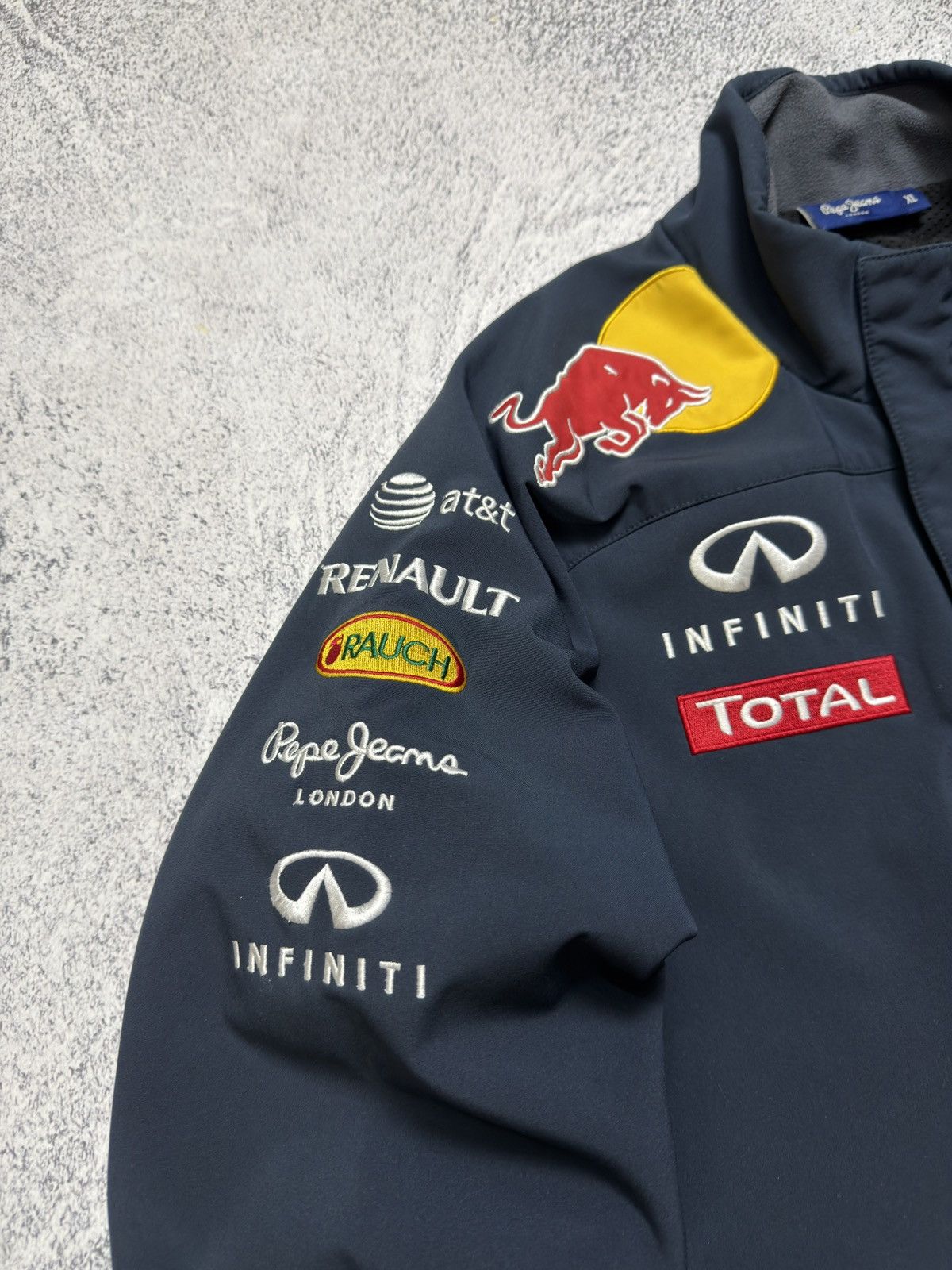 Pepe Jeans Vintage Red Bull Racing F1 Team Softshell Jacket Pepe Jeans Size US XL / EU 56 / 4 - 5 Thumbnail