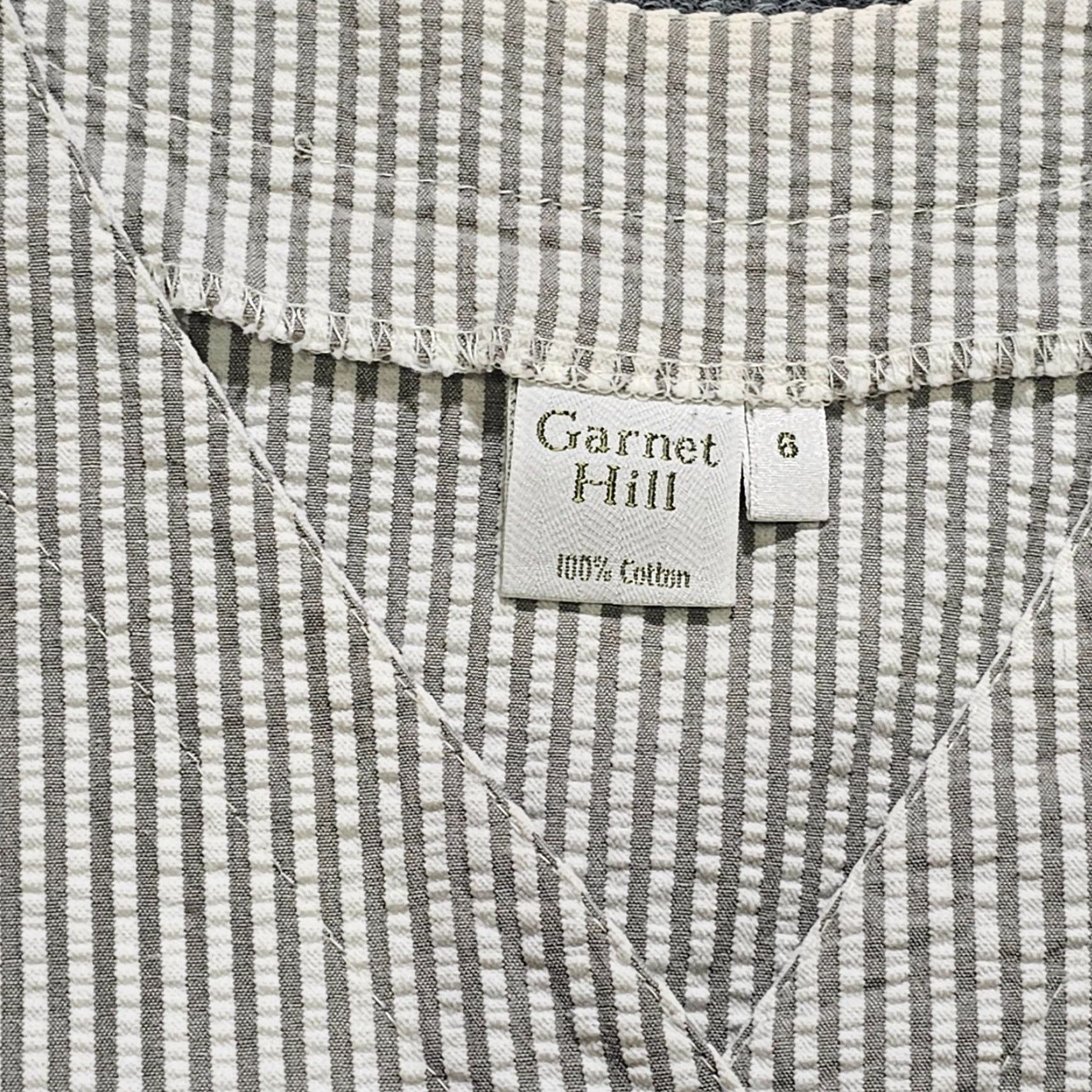 Vintage Garnet Hill Blouse Shirt Womens 6 Gray White Stripe Seersucker Long Sleeve Button V-Neck Classic Style Casual Size M / US 6-8 / IT 42-44 - 3 Thumbnail