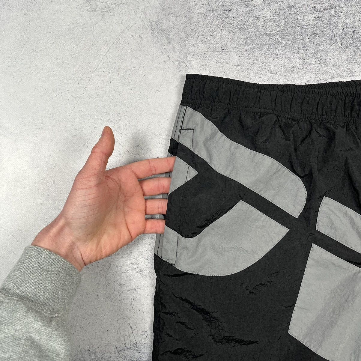 October's Very Own OVO October’s Very Own Big Logo Nylon Shorts Size US 36 / EU 52 - 10 Thumbnail