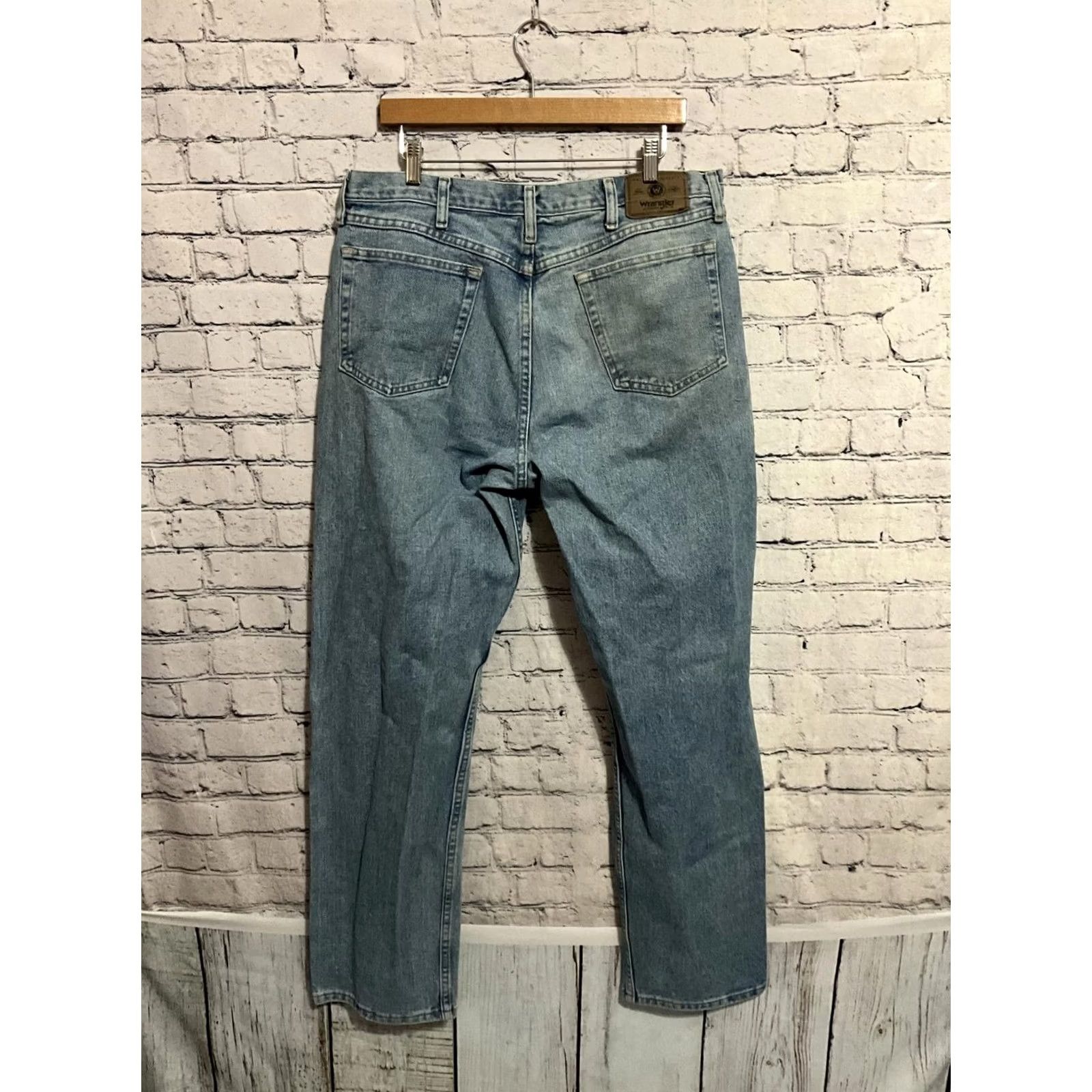 Wrangler Wrangler Jeans Relaxed Fit Men 36x34 Light Blue Denim Jeans Mens Regular 36 INseam Blue denim Size US 36 / EU 52 - 6 Thumbnail
