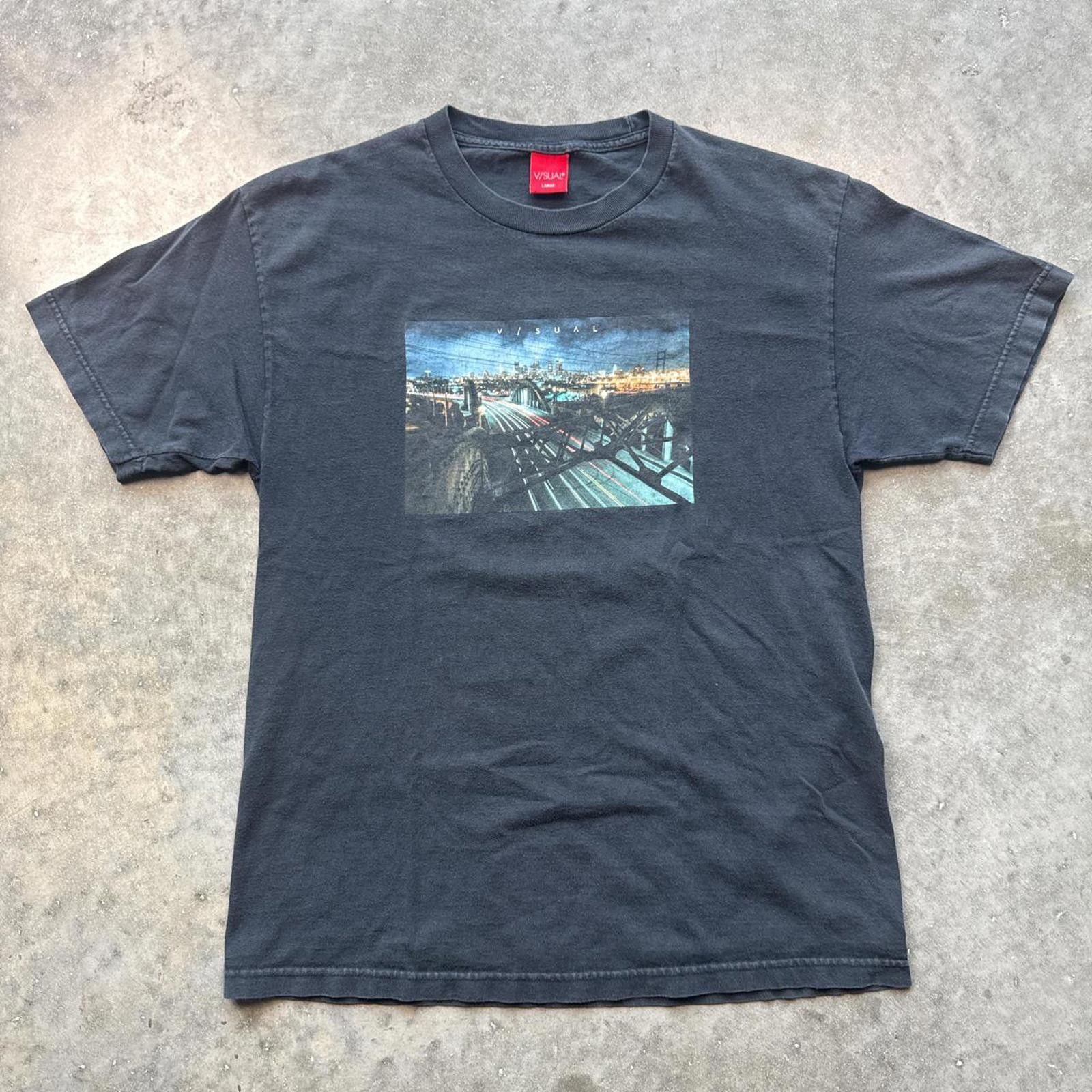 Other Visual "City Scape" Y2k Graphic T-Shirt Size US L / EU 52-54 / 3 - 1 Thumbnail