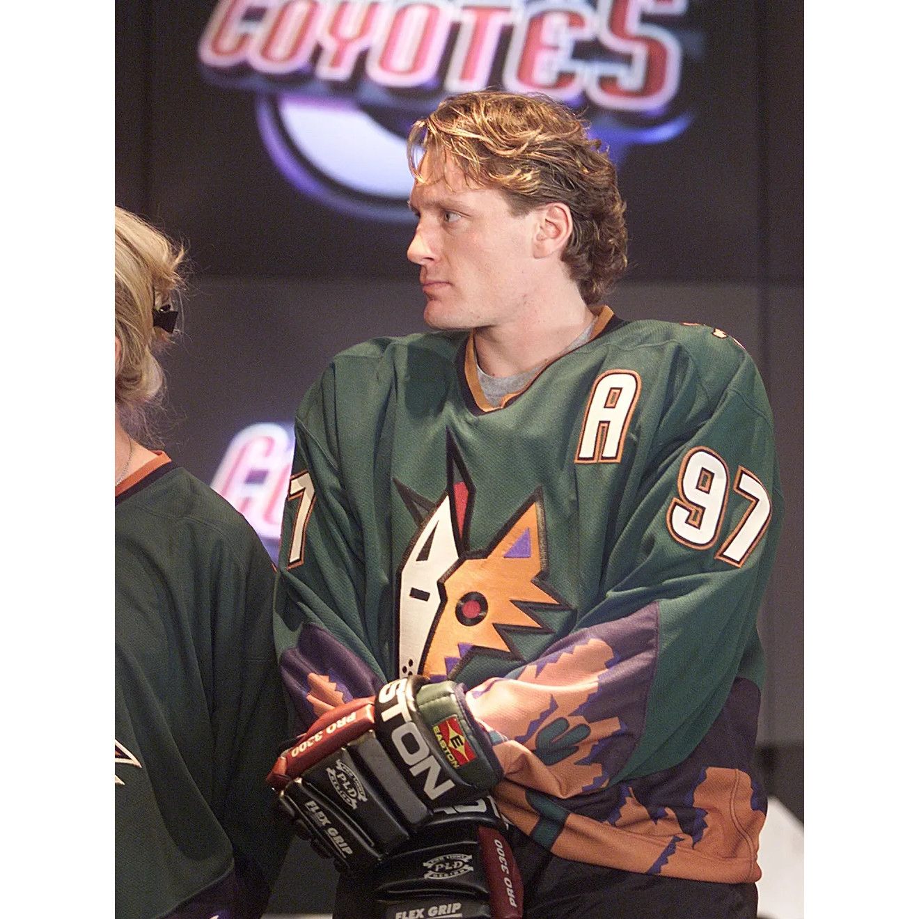 Starter Phoenix Coyotes 90s jersey PEYOTE Desert Alt NHL hockey vtg Size US L / EU 52-54 / 3 - 3 Thumbnail