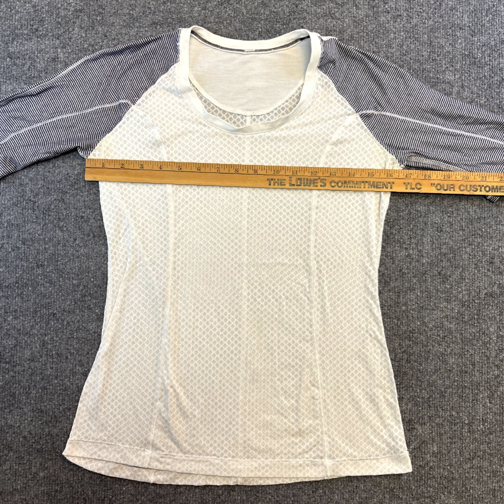 Lululemon Lululemon Puri Tee Short Sleeve Stripe Inkwell White Navy EUC Sheer Multicolor Women's Shirt Size 6 Activewear Bleach 6 Size 28" / US 6 / IT 42 - 4 Thumbnail
