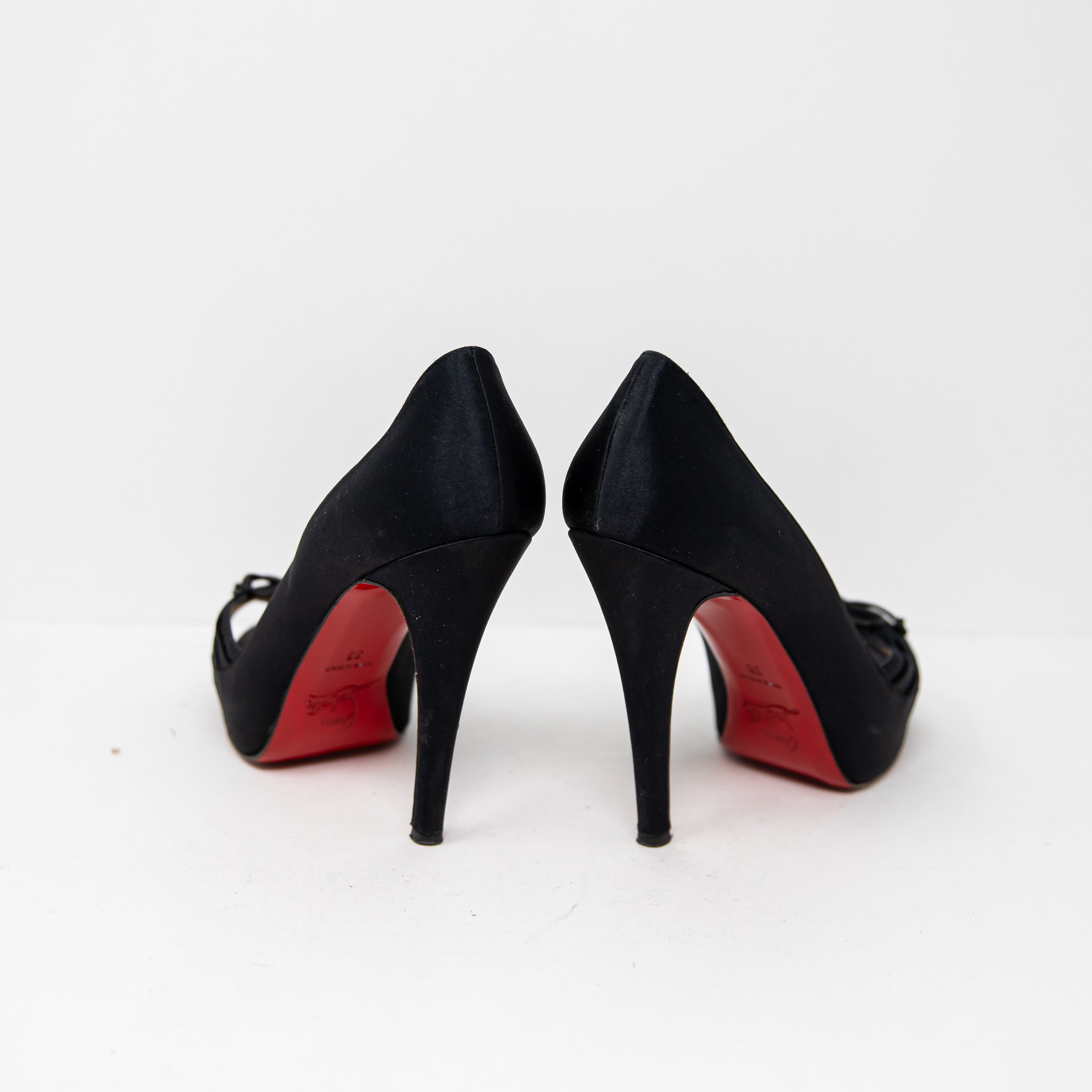 Christian Louboutin Christian Louboutin Very Pli 2 Silk Satin Ruched Size US 6 / IT 36 - 3 Thumbnail