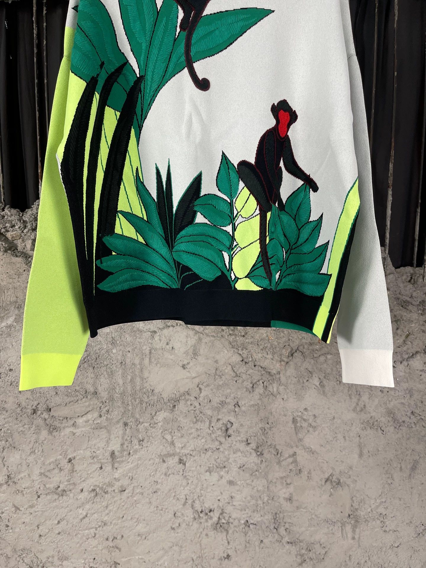Valentino Valentino Runway Embroidered Sweater Women's XS Size XS / US 0-2 / IT 36-38 - 4 Thumbnail