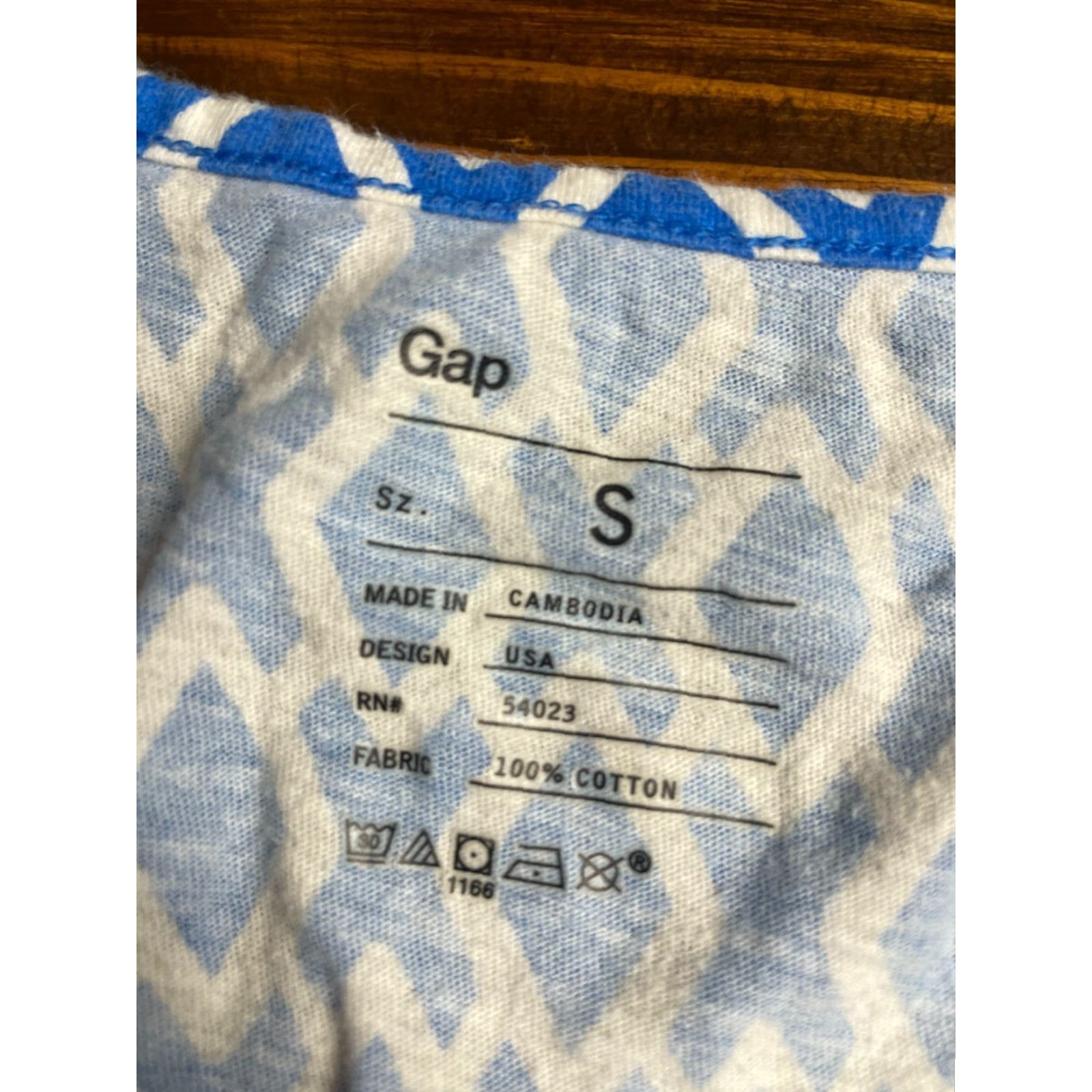 Gap Gap Tank Top Womens Size Small Blue White Sleeveless Scoop Neck Casual Accessories No N/A Size S / US 4 / IT 40 - 6 Thumbnail
