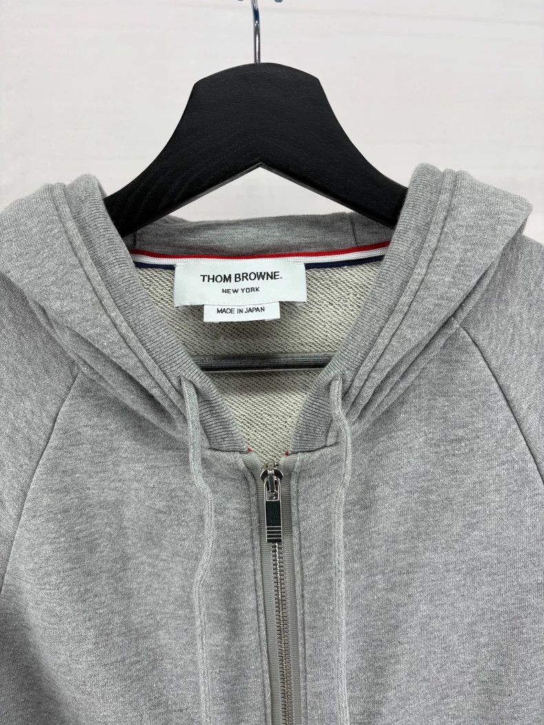 Thom Browne Thom Browne Gray four stripe zip hoodie Size US L / EU 52-54 / 3 - 3 Thumbnail