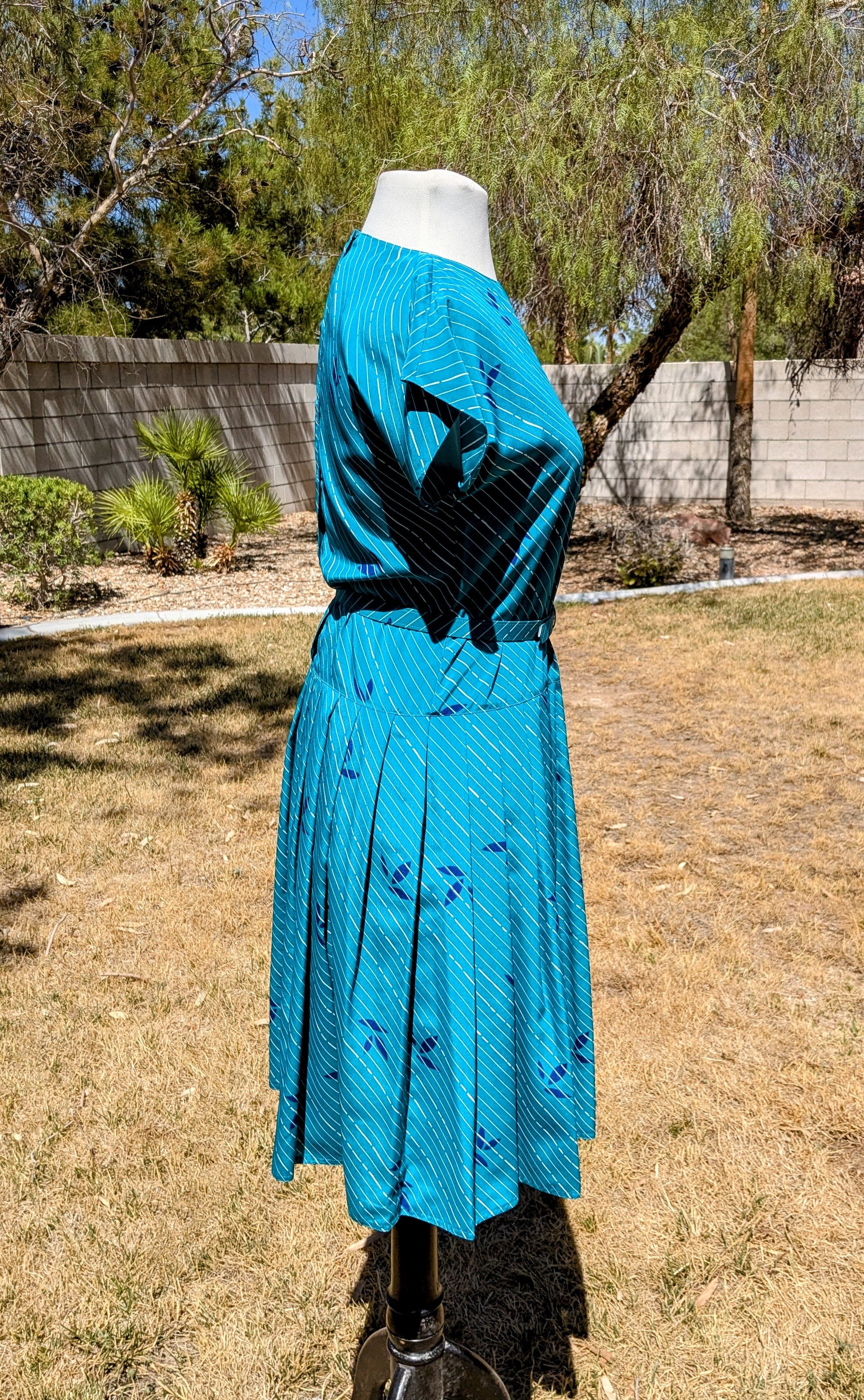 Vintage 1980 Petites for Maggie Fit & Flare Midi Button Back Dress Size XS / US 0-2 / IT 36-38 - 3 Thumbnail
