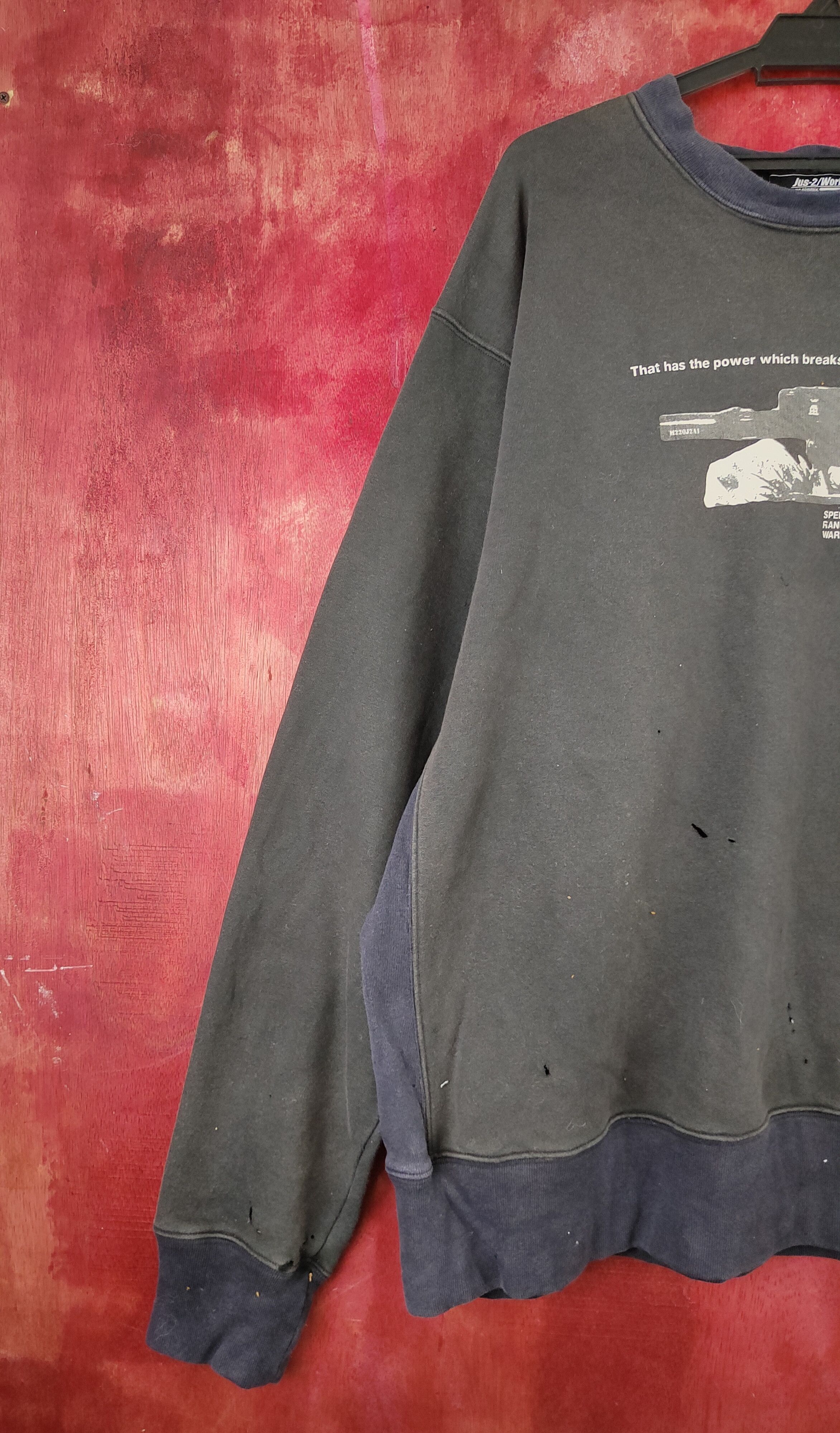 Vintage DL Jus-2/World Premier war ripped vintage Sweatshirts #S2135 Size US XL / EU 56 / 4 - 7 Thumbnail