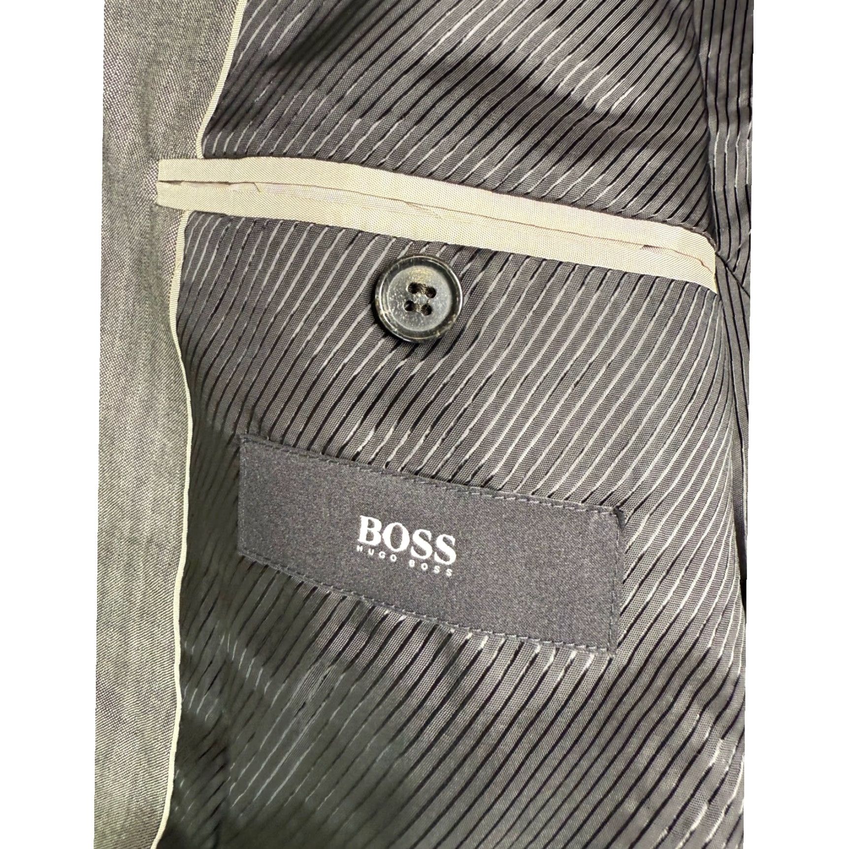 Hugo Boss HUGO BOSS Blazer Gray Wool Blazer Mens 42L Lined Notched Lapel Two-Button Closure Flap Pockets Single-Breasted Formal Workwear 42L Mens Blazer Size 42R - 5 Thumbnail