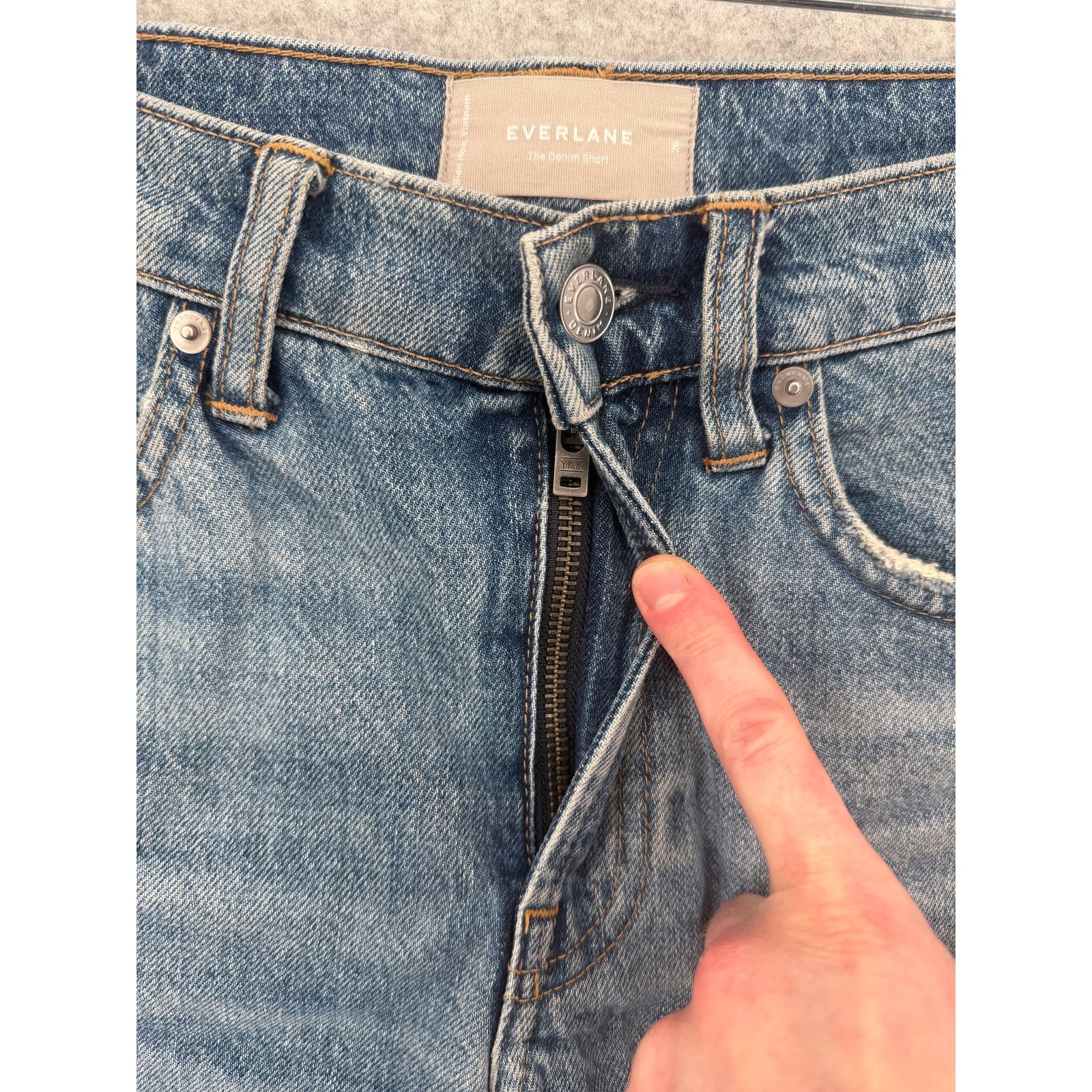 Everlane Everlane The Denim Short, 5" Cut Off, Medium Blue Size 26" / US 2 / IT 38 - 4 Thumbnail