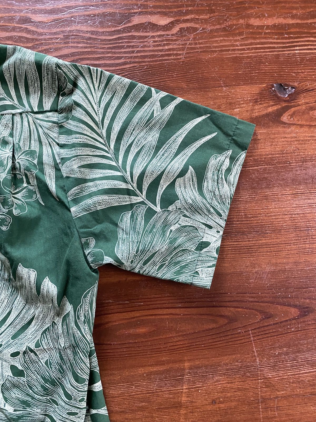 Vintage Vintage 80’s T&L Factory Green Hawaiian Shirt Button Up Size US S / EU 44-46 / 1 - 10 Thumbnail