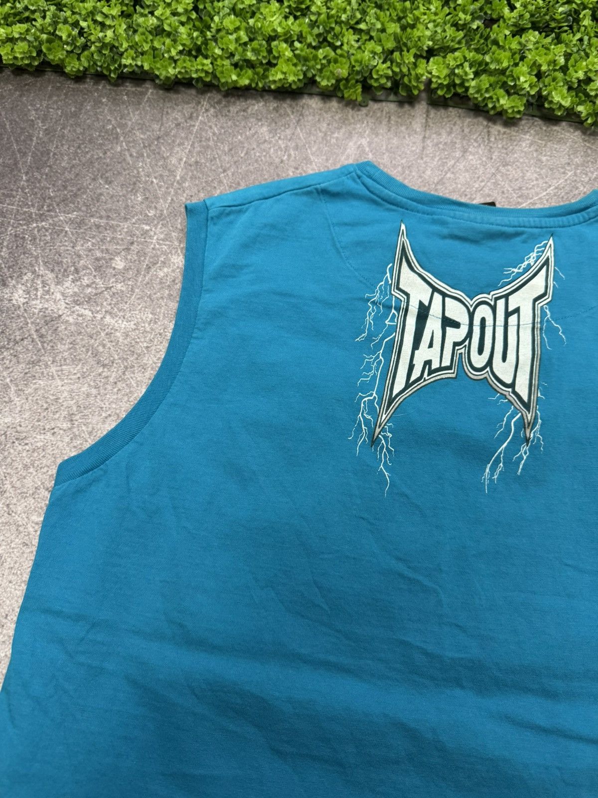 Tapout Vintage y2k Tapout crazy tribal all over print tank top tee Size US L / EU 52-54 / 3 - 13 Thumbnail