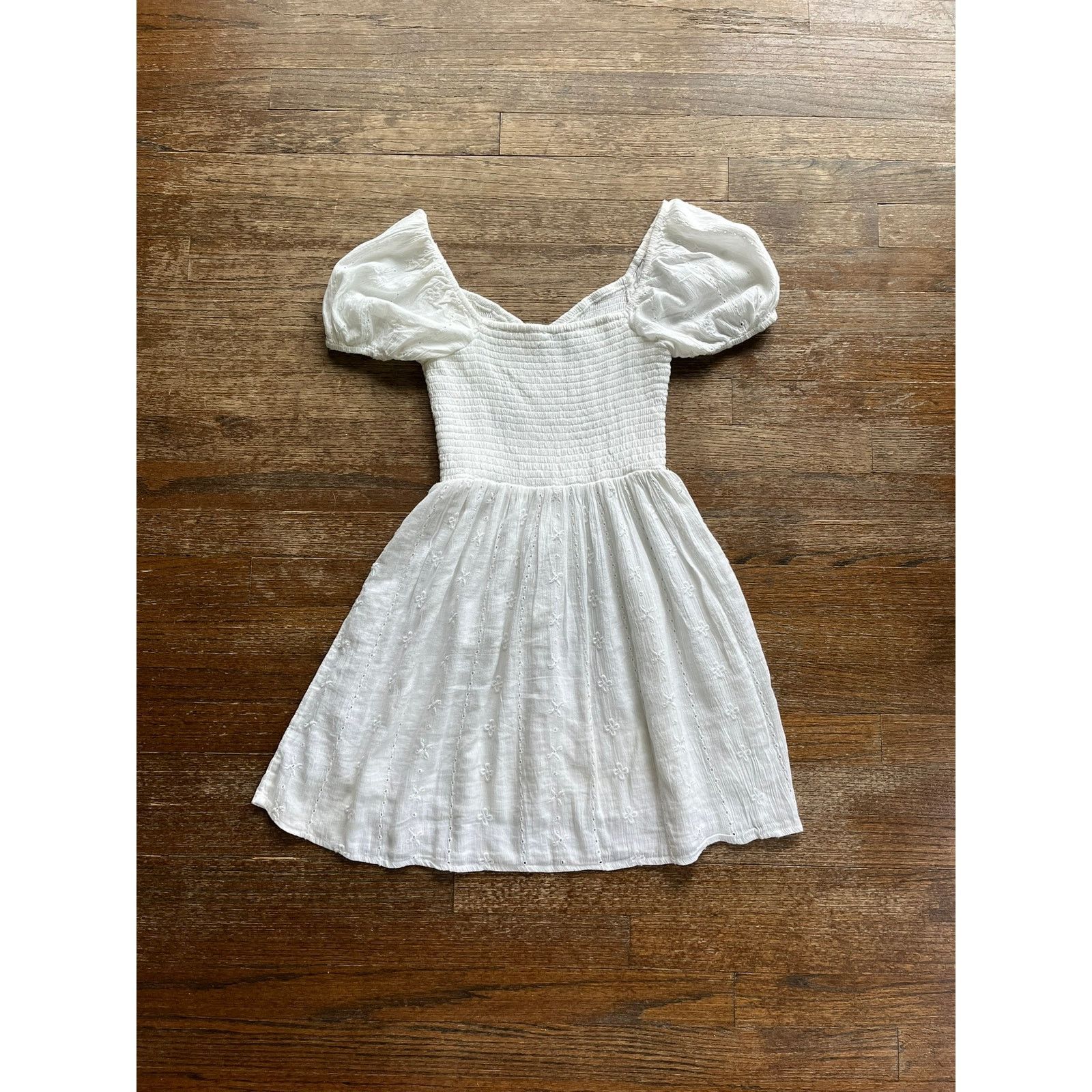 American Eagle Outfitters American Eagle White Puff Sleeve Smocked Dress - XXS Size XXS / US 00 / IT 34 - 2 Thumbnail