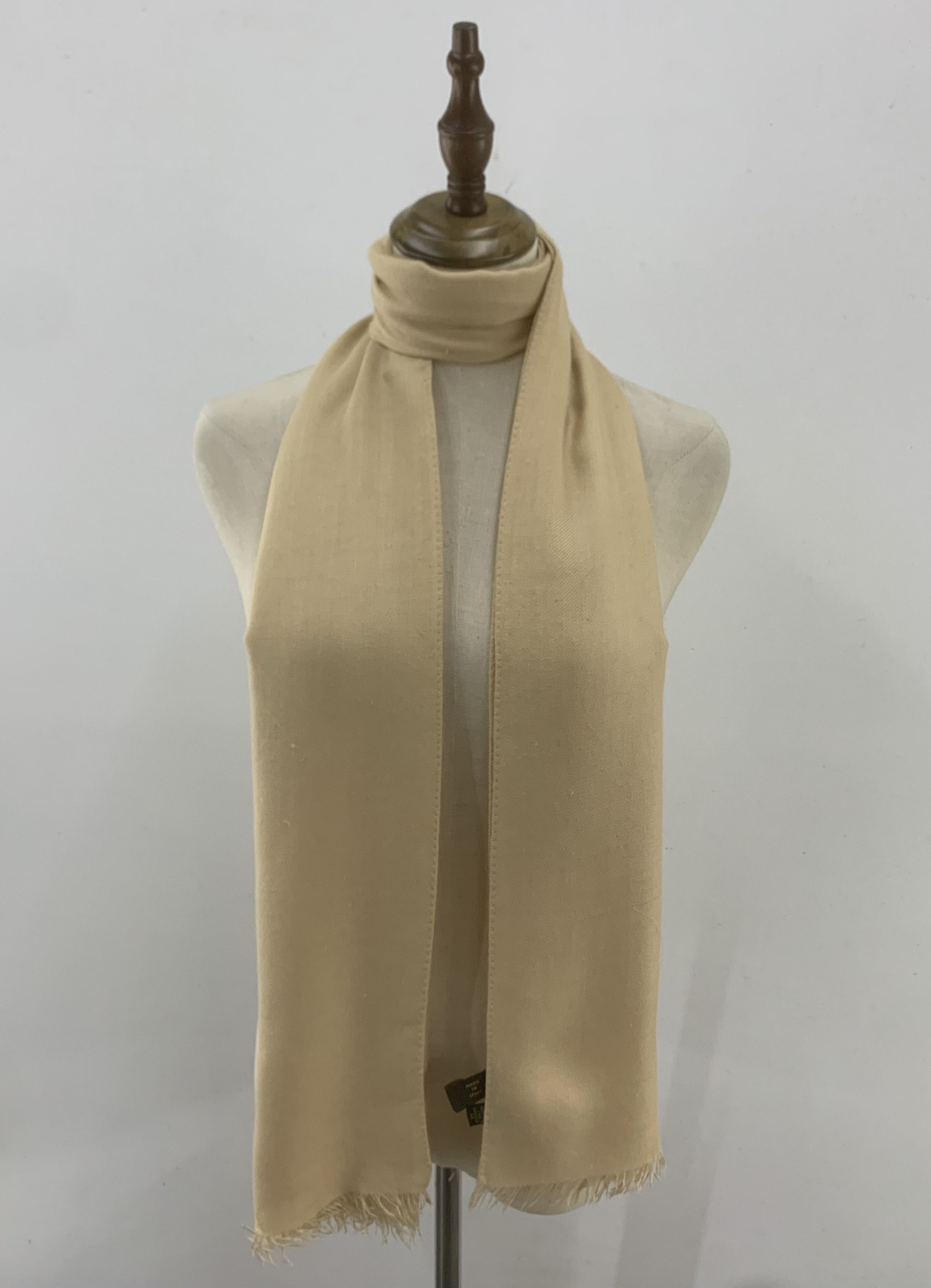 luxurious cashmere muffler