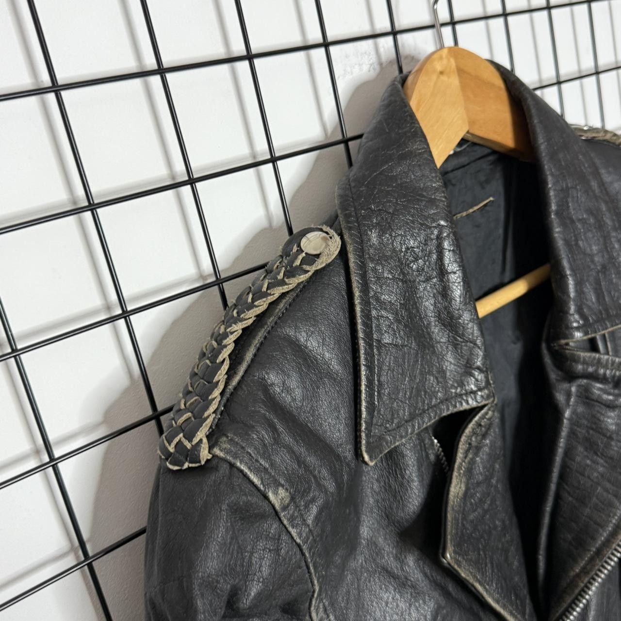 Vintage Vintage Biker Jacket Black Real Leather Faded Size US M / EU 48-50 / 2 - 6 Thumbnail