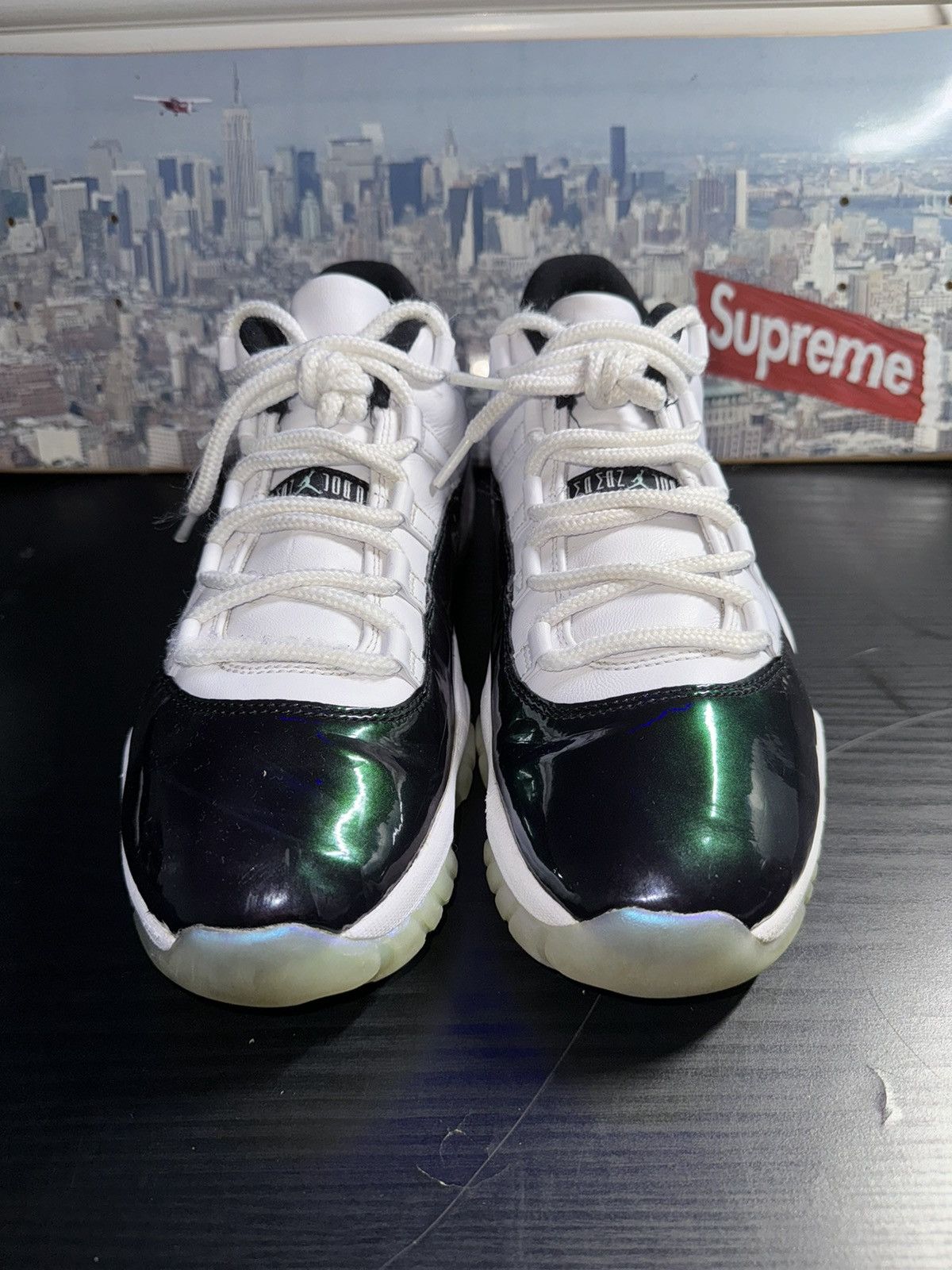 Jordan Brand Nike Air Jordan 11 Retro Low Emerald Easter 2018 Size US 10.5 / EU 43-44 - 4 Thumbnail
