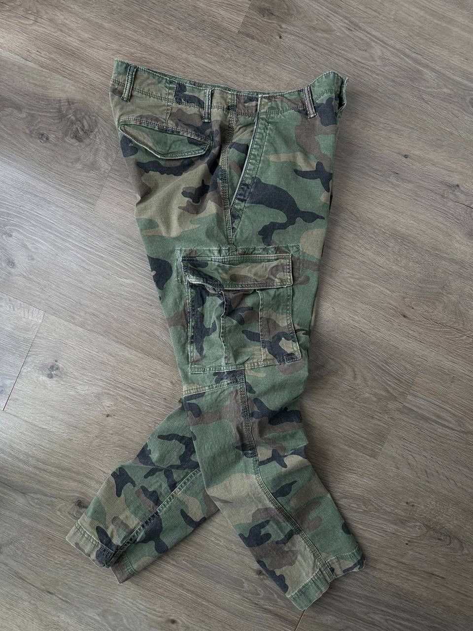 Gap × Japanese Brand × Vintage GAP Camo Cargo Trousers Men’s W31 L30 Vintage Military Style Size US 31 - 11 Thumbnail